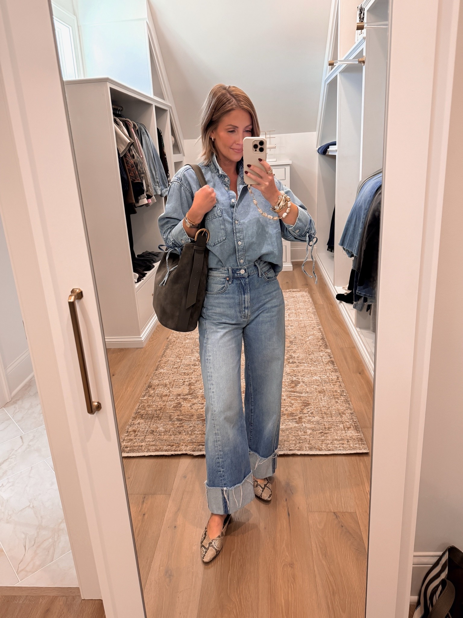 XS button down / 24 jeans (size down, they stretch out a bit / flats are true to size / code AMANDAWEST15 for a discount on the suede bag!

#LTKootd #LTKSaleAlert #LTKPetite