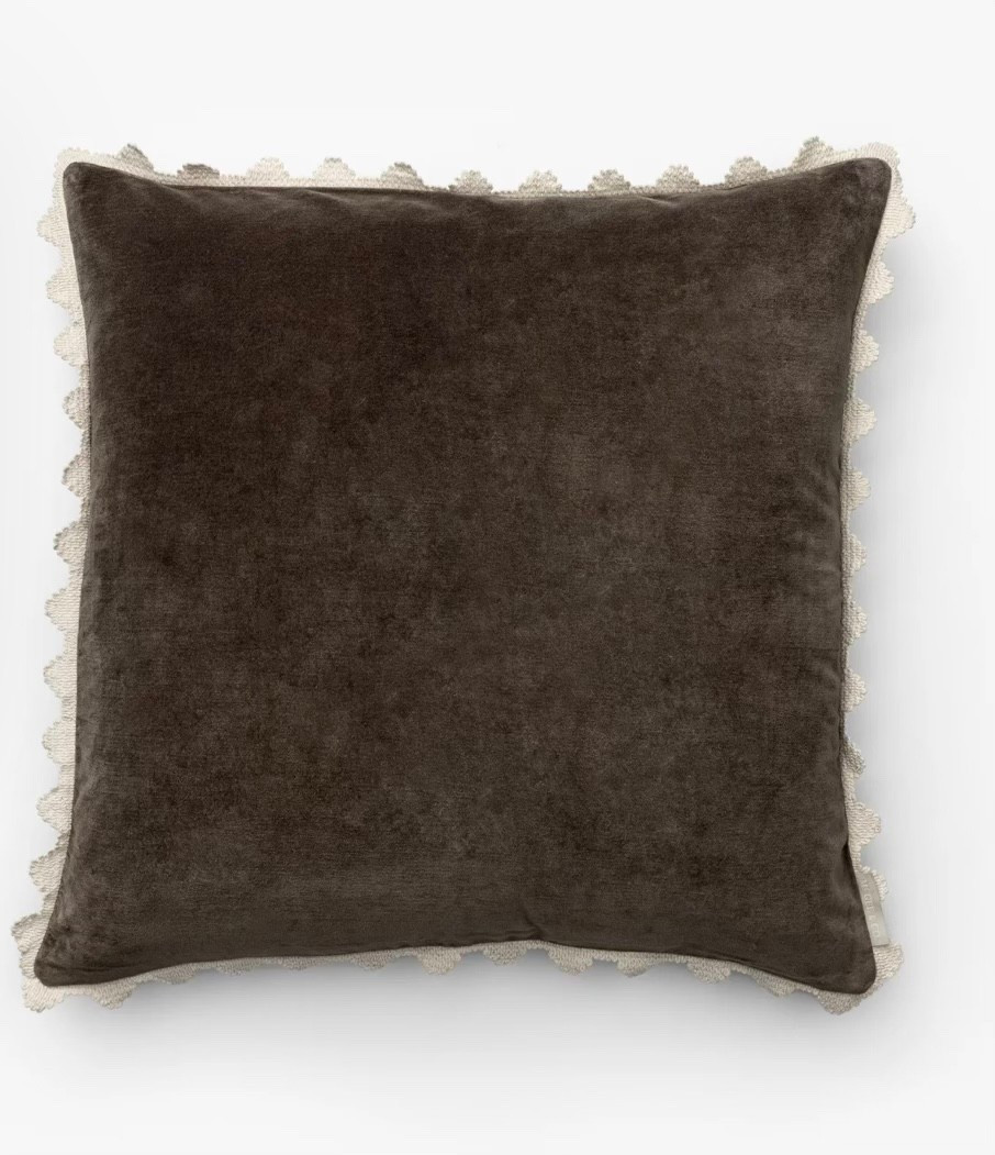 My new favorite pillow

#LTKHome