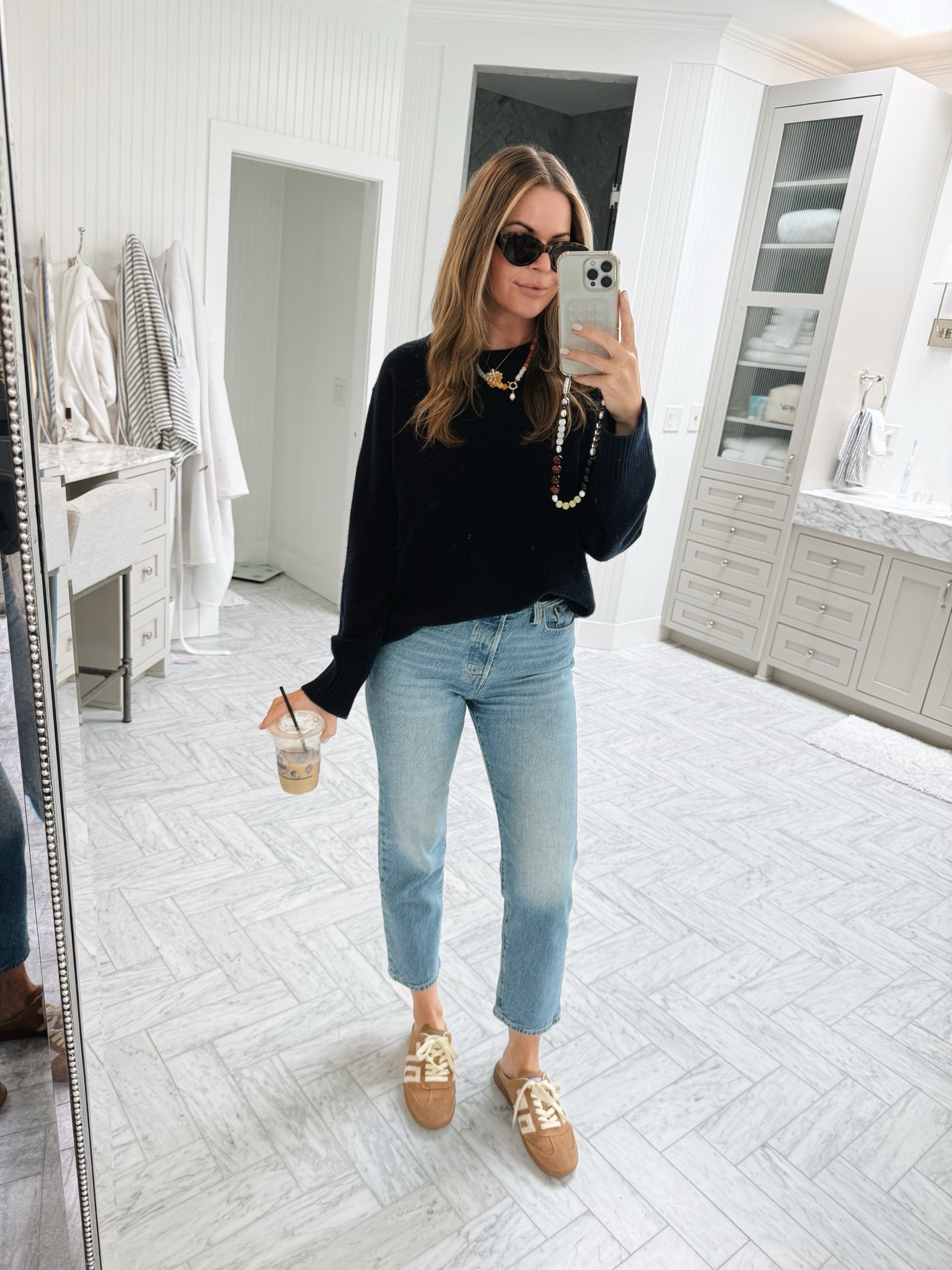 Ootd for end of school activities and on the go mom things