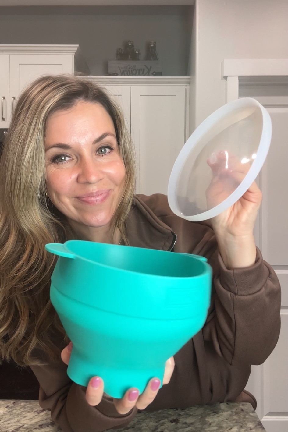 Silicone popcorn bowl! Make movie theater popcorn from home! 

#LTKGiftGuide #LTKHome #LTKParties