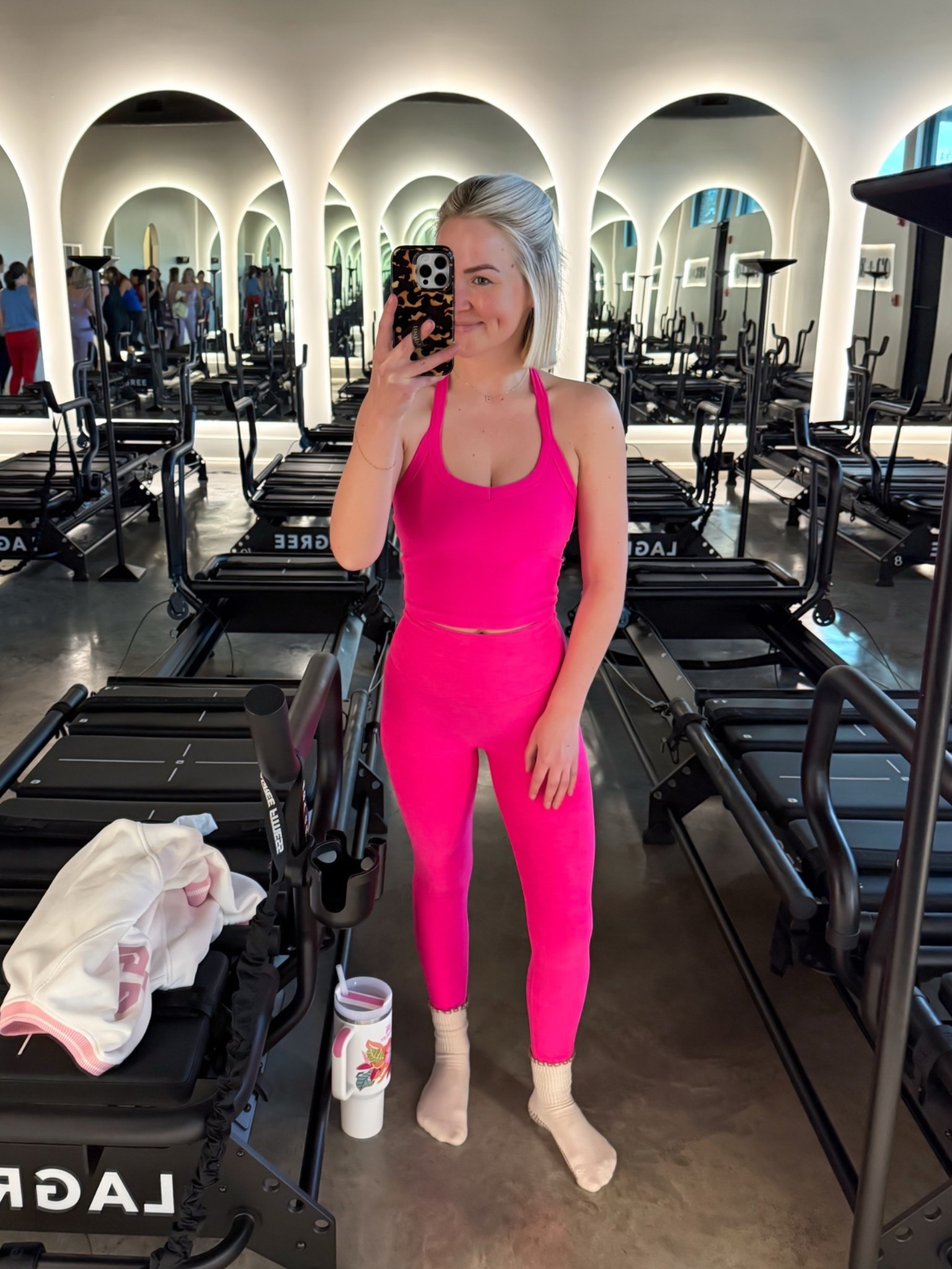 MAJOR SALE - up to 60% off
Small top, XS leggings

#LTKmomlife #LTKSaleAlert #LTKActive