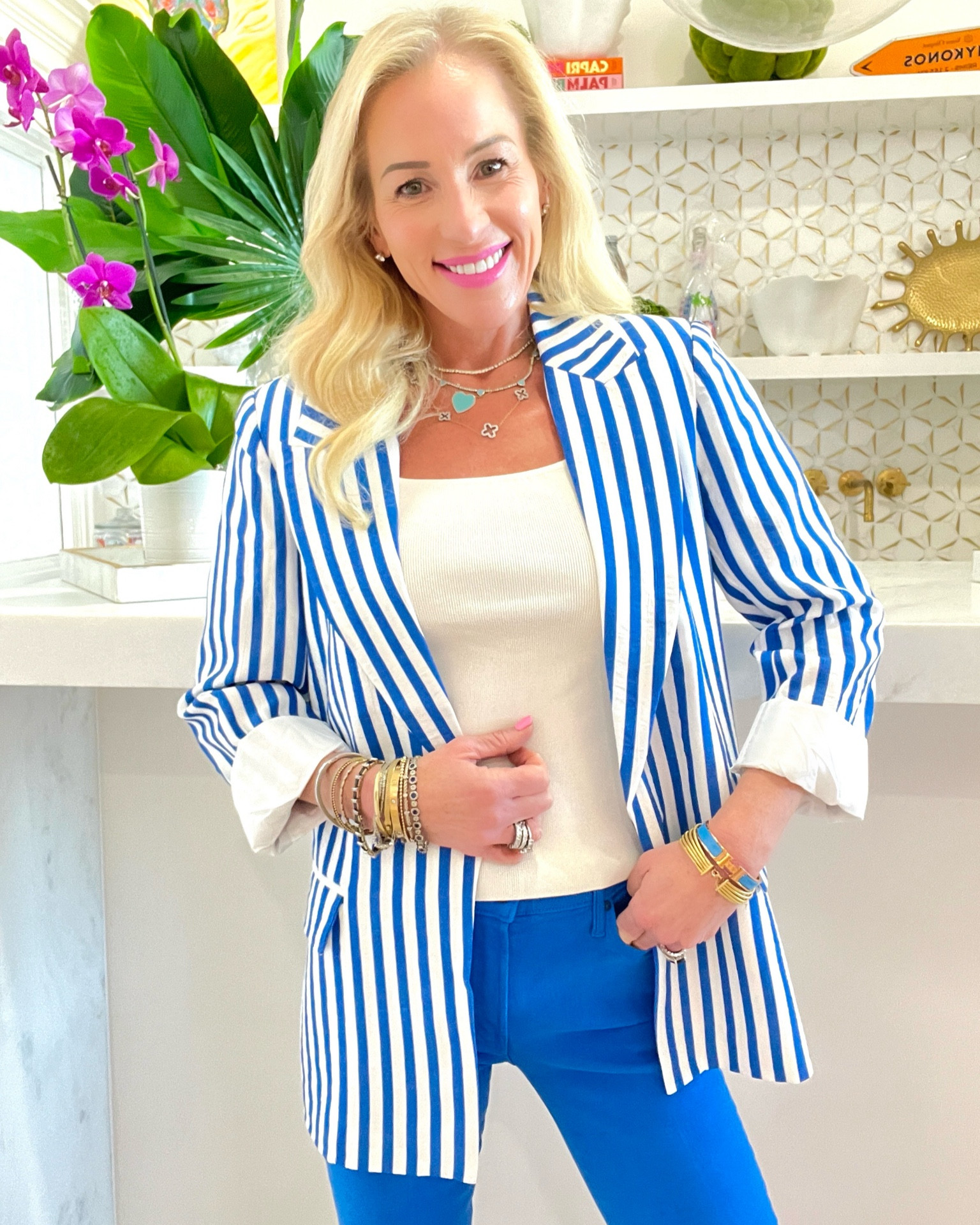 Chic blazer & Jean combo!