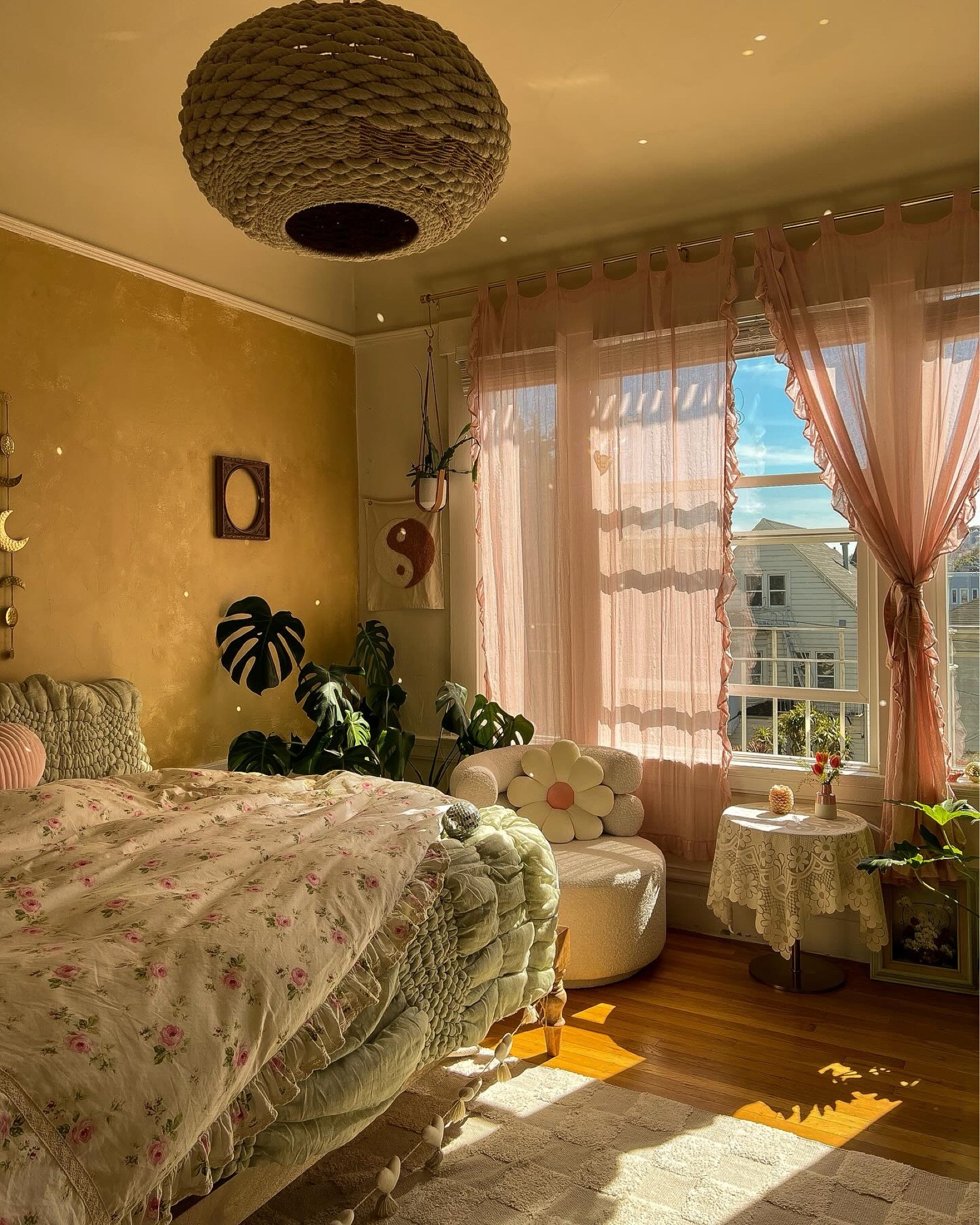 my cutie little home <3

#LTKhome #LTKMostLoved #LTKstyletip