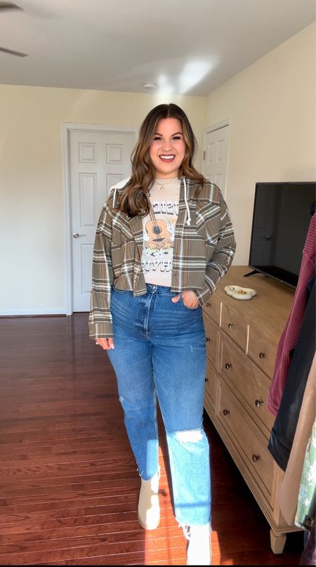 Midsize fall @walmartfashion haul! Don’t sleep on flannels from Walmart - they are cute, affordable, & this one is light enough to wear now while it’s still warm! Plus the hood is so fun! 
Tee - size XXL 
Flannel - size XXL 
Jeans - size 14 
Boots - size 10 *from Walmart last year, linked this years version

 #walmartpartner #walmartfashion #walmart #fallfashion #falloutfits #flannel

#LTKfindsunder50 #LTKSeasonal #LTKmidsize