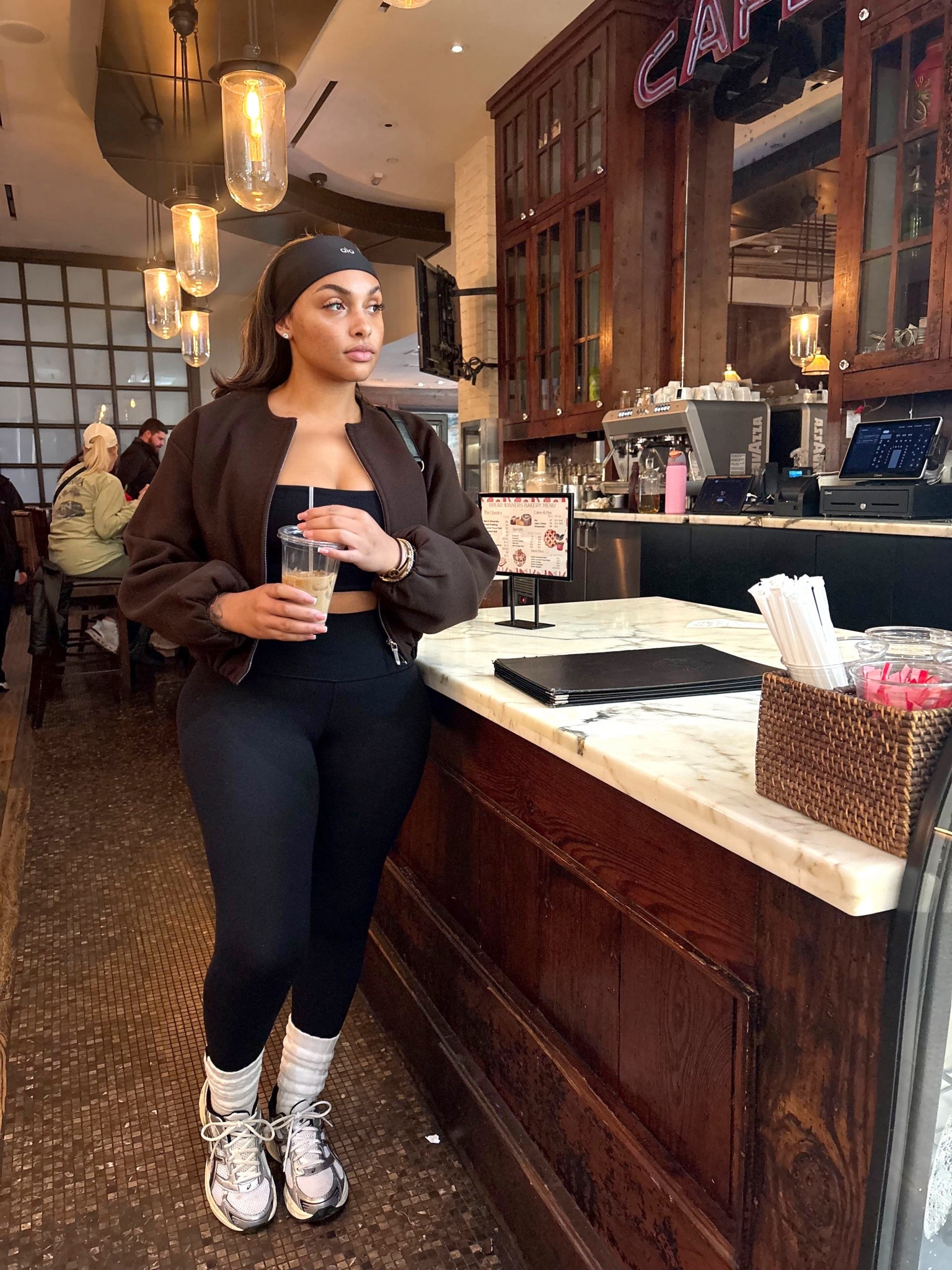 Athletic wear to run errands 🤌🏽