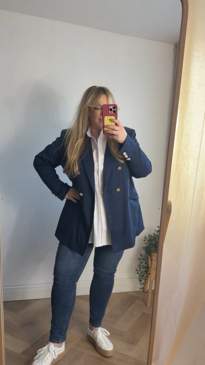 Bürooutfit 💙

#jeans #plussizefashion #denim #blau #bluse

#LTKjeans #LTKplussize #LTKdeutschland