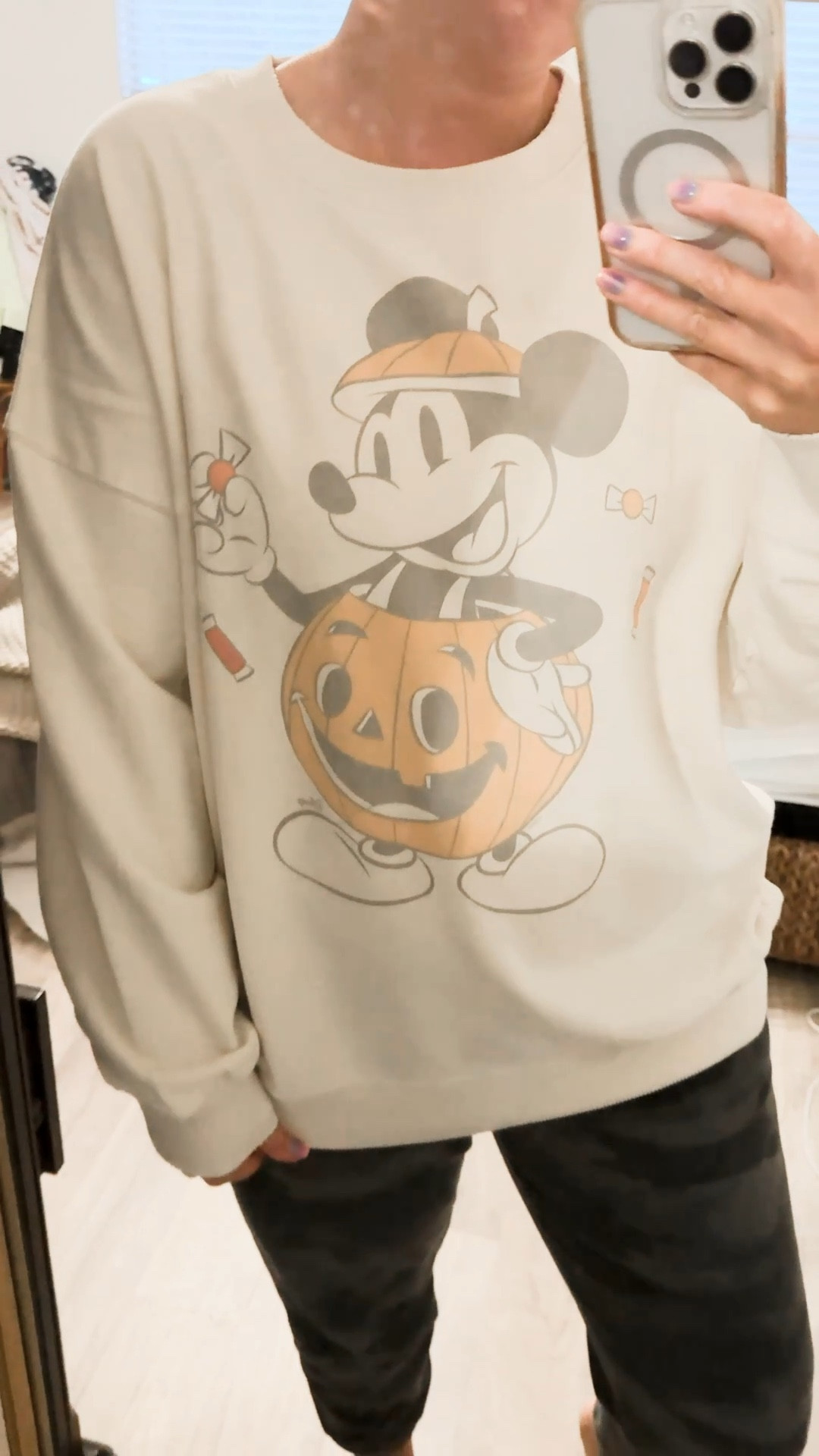 The Halloween Collection from American Eagle is SO CUTE 🍁🎃🦅 My sweatshirt is OOS online but still available in some stores! 

#LTKStyleTip #LTKSeasonal