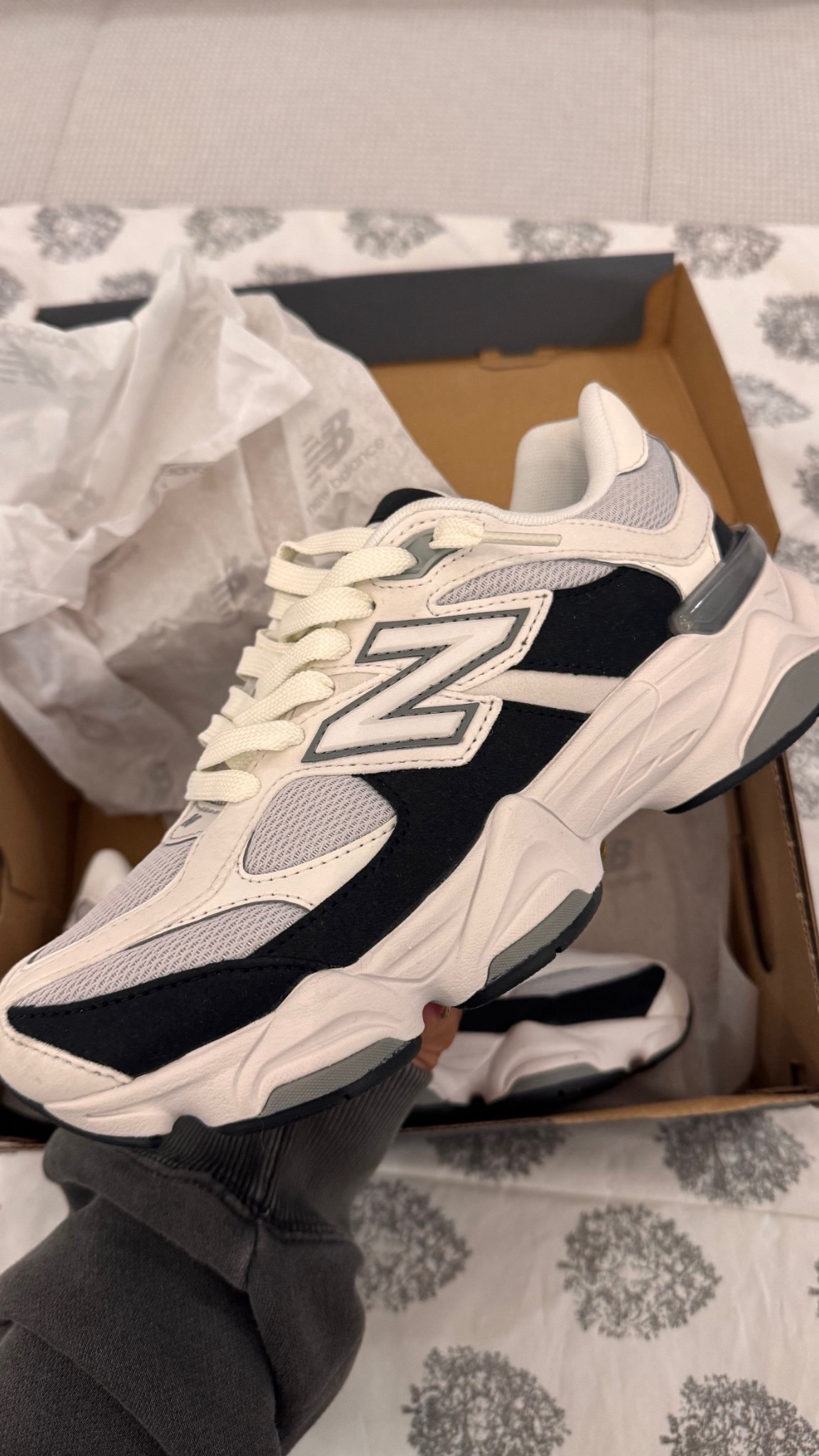 THE sneakers everyone’s been asking about 👟🤍

These black + white New Balance 9060s are the perfect mix of trendy + comfy — giving that effortless “cool mom/off-duty” vibe without even trying 🙌

✔️ true to size
✔️ insanely comfortable for all day wear
✔️ elevate any outfit (leggings, denim, sets… you name it)

I’ve been reaching for these nonstop — if you’ve been influenced, this is your sign 🖤

#LTKstyle #LTKshoecrush #NewBalance9060 #MomStyle #CasualChic #AthleisureStyle #EverydayOutfits #OOTDStyle #ComfortStyle

#LTKootd #LTKfitnessgoals #LTKmomlife