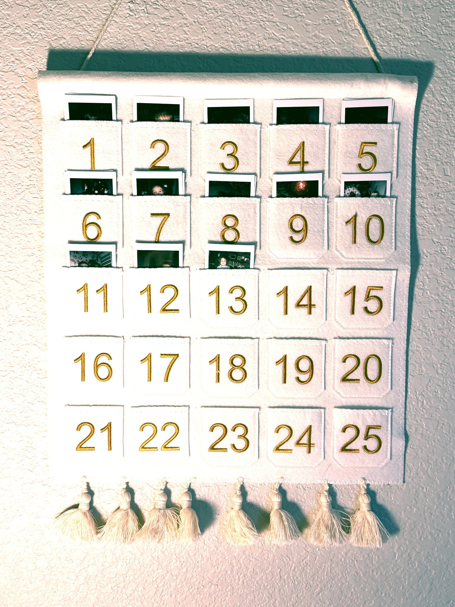 One of my favorite Christmas traditions! Then throw them all in a photo album at the end of the year🎄🎅🏼🎁

Christmas, Polaroid, Christmas with kids, countdown

#LTKHoliday #LTKSeasonal #LTKKids