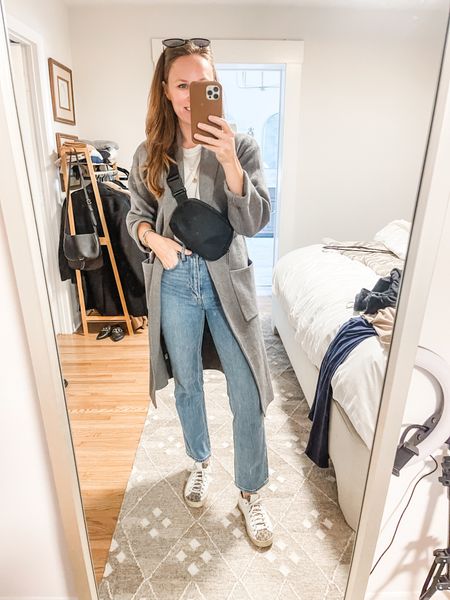 Classic momfit, mom outfit, errands, school drop off, magic jeans 