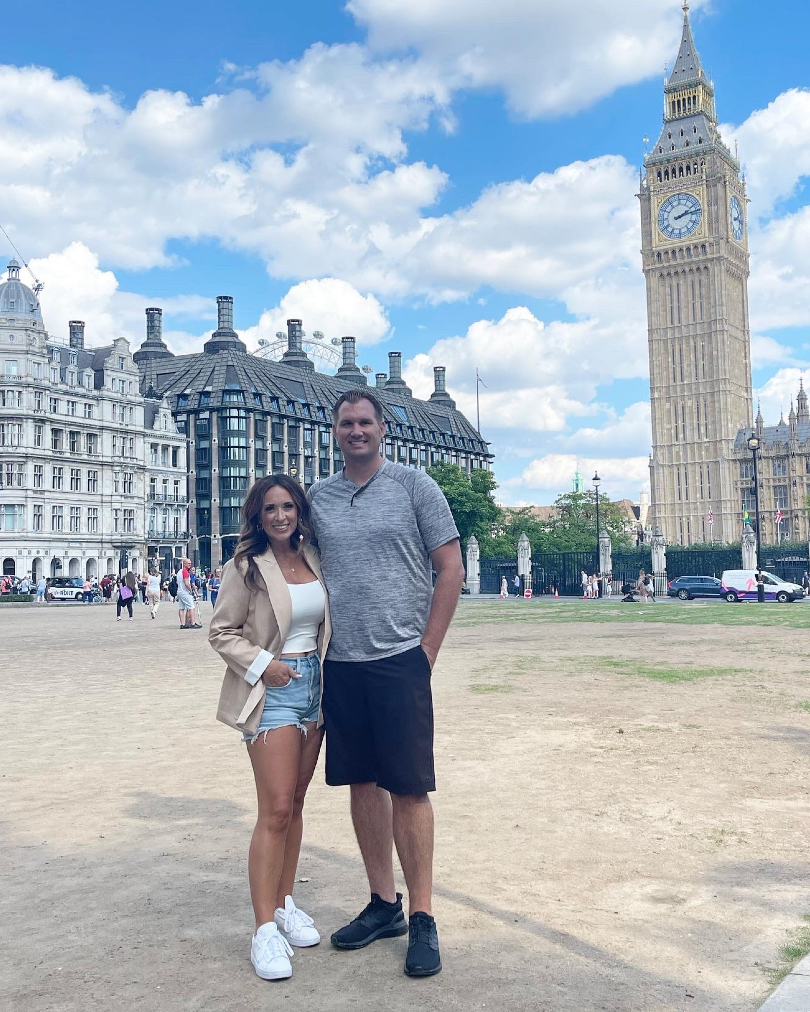London baby! This blazer was an instant favorite. So easy to dress up or down. Also, these Levi shorts are amazing! Super flattering and completely sucks you in. Huge fan!

#LTKSeasonal #LTKtravel