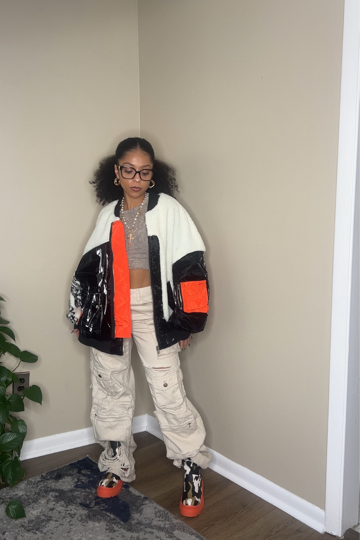 Streetwear vibes. Tops Size S  

 #LTKCyberWeek #LTKSeasonal #LTKStyleTip