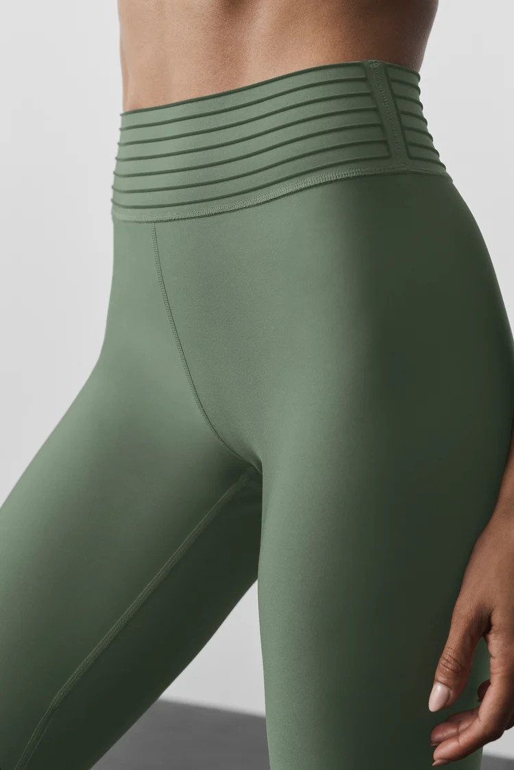 Airlift High-Waist 7/8 Lotus Legging | Alo Yoga