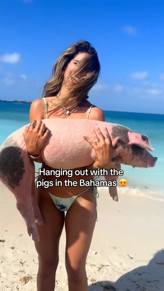 Pinky stressin me out🐷🐖💗

#LTKStyleTip #LTKWatchNow #LTKTravel