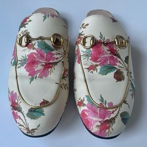 GUCCI - PRINCETOWN
FLORAL LEATHER
SLIPPERS | Poshmark