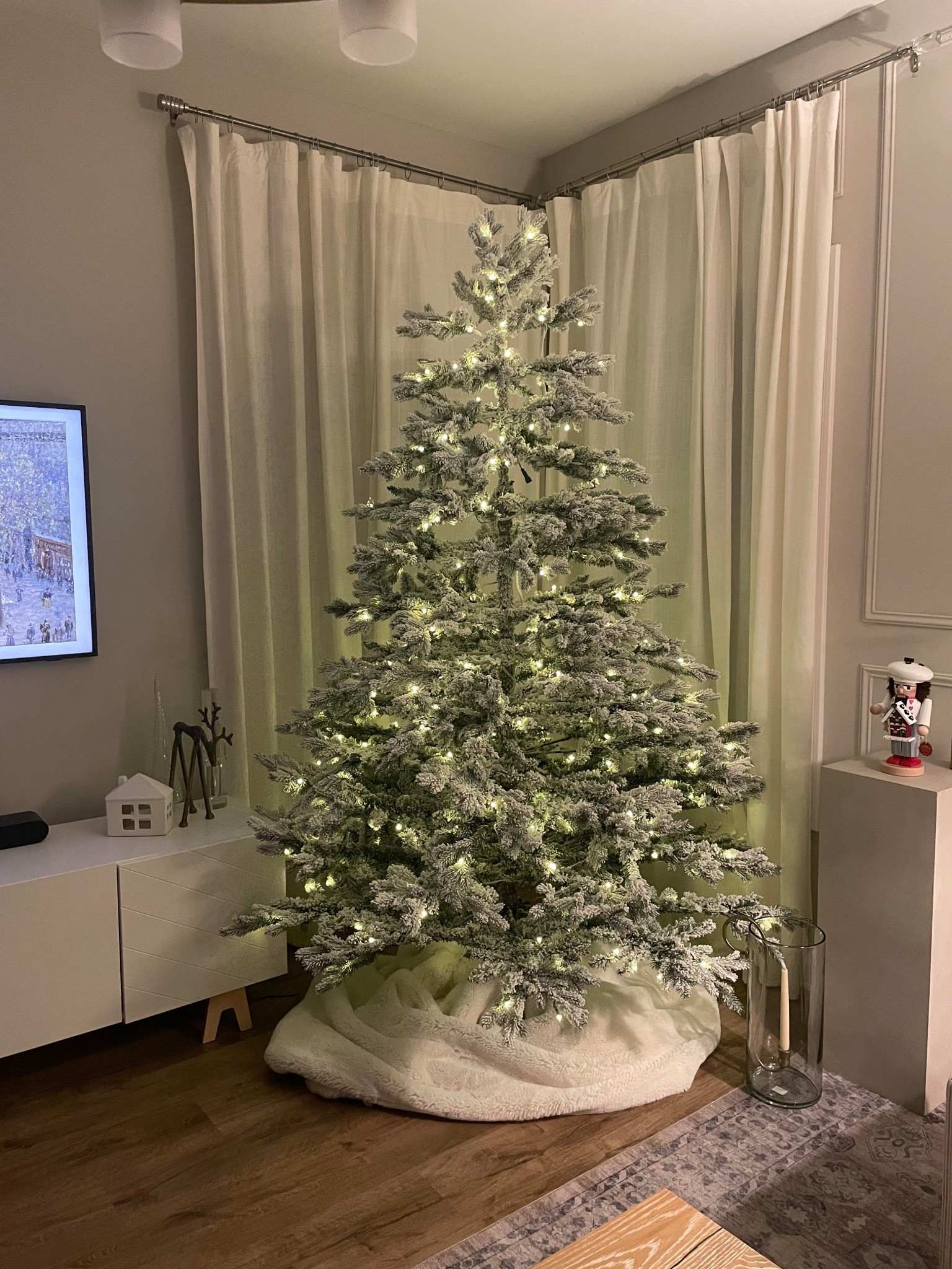 My Christmas Tree this year and last year

#LTKHoliday #LTKHome