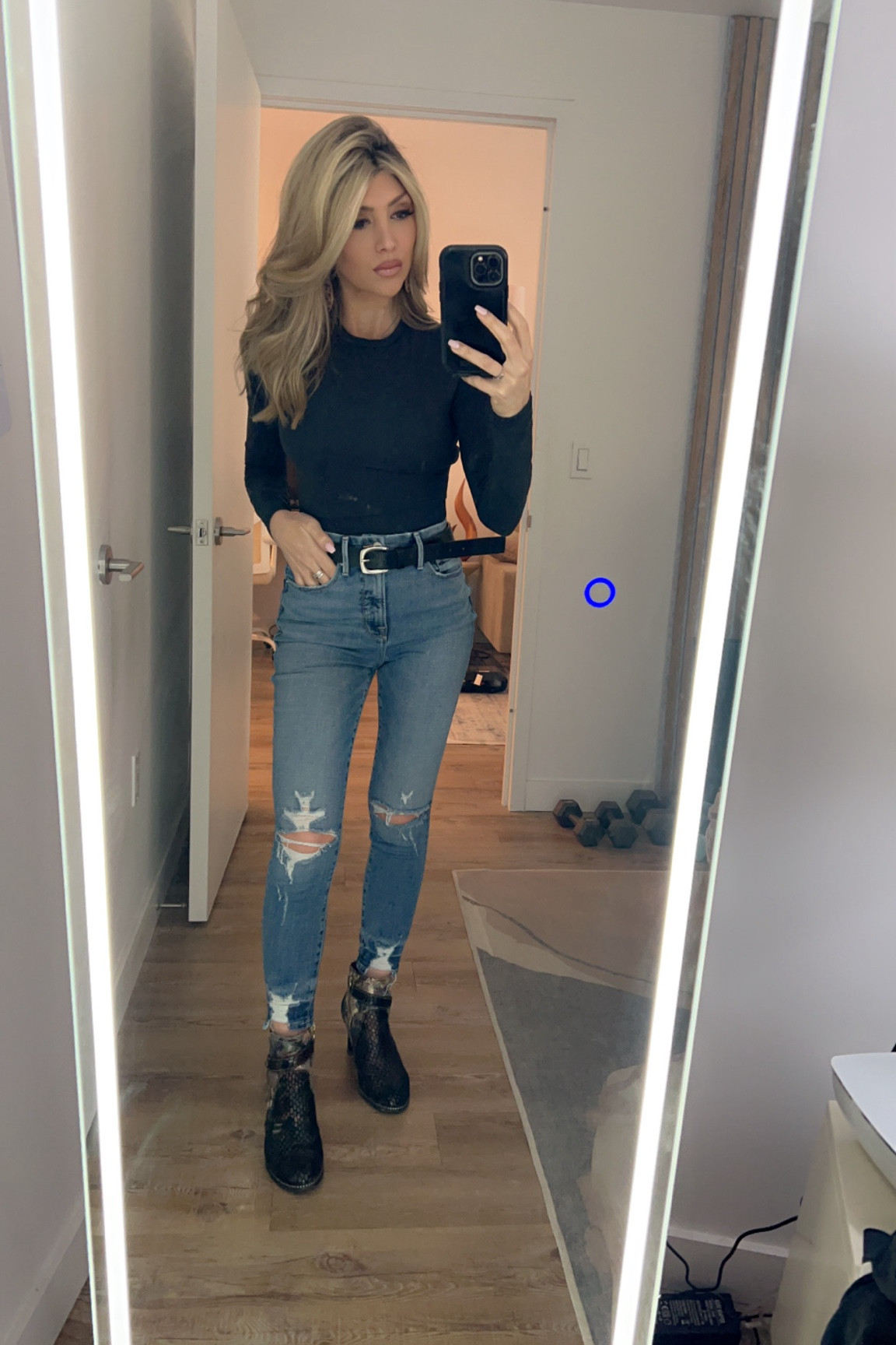 Business casual fit for the day! I love dressing a ripped jean up with heels for an elevated look! These are my fave from Good American! And tucking in a super thin buttery soft top doesn’t make the tuck feel ‘bulky’ 

#LTKBeauty #LTKSaleAlert #LTKStyleTip