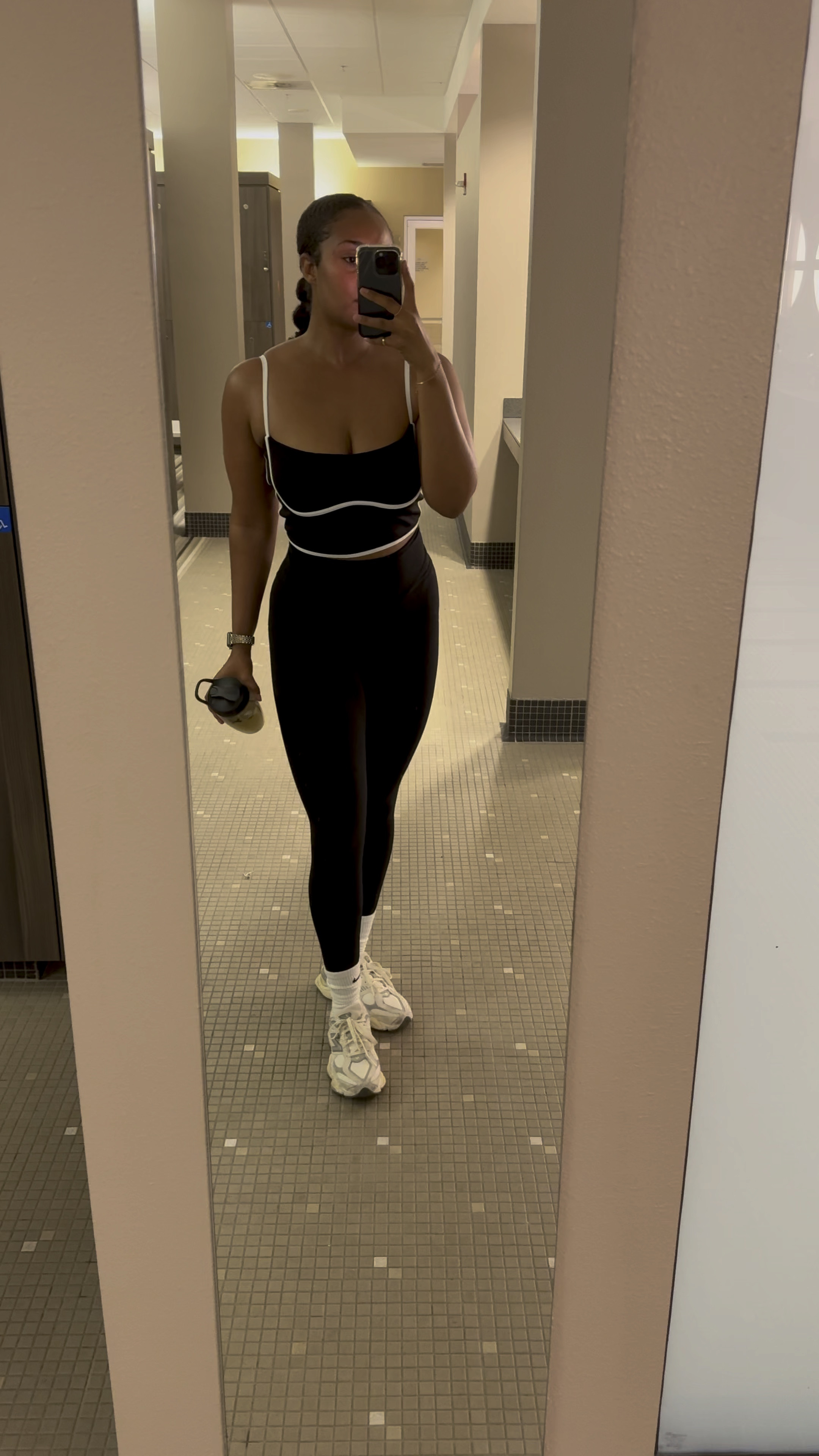Got so many compliments on this gym fit today. It’s not a set (items were purchased separately by diff brands)

#LTKActive #LTKFitness #LTKMidsize