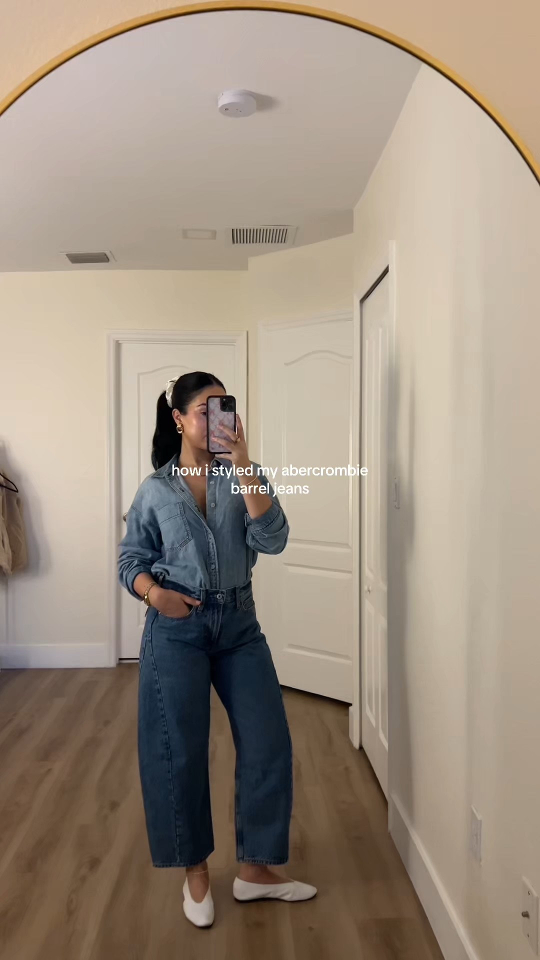 Abercrombie barrel jeans, fall fashion, fall outfit, fall trends, fall denim, abercrombie style, abercrombie jeans, monochrome

#LTKFallSale #LTKSaleAlert #LTKPetite