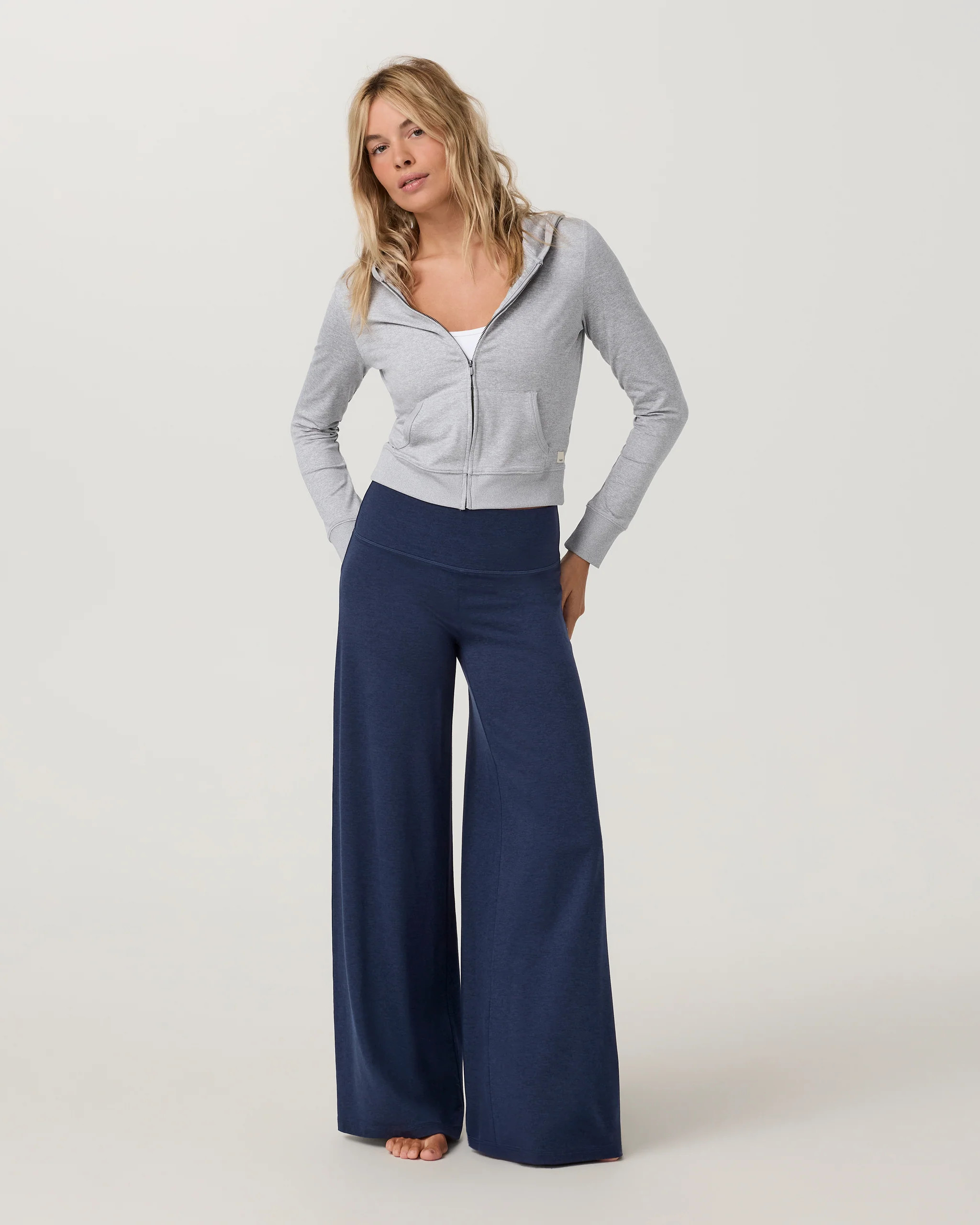 Halo Easy Wideleg Pant - Short | Vuori Clothing (US & Canada)