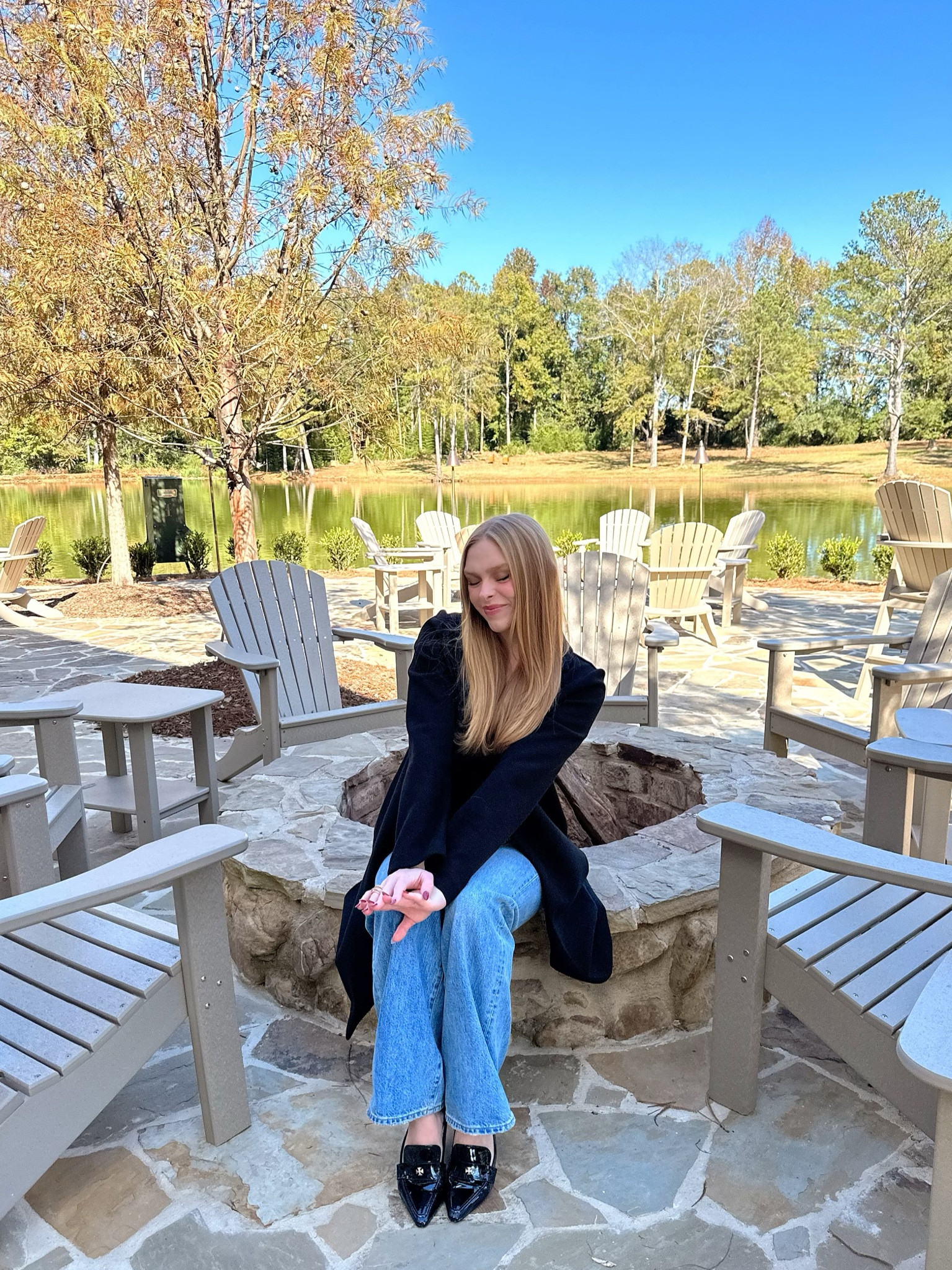 These are the most perfect kitten heels ever. Truly. 🖤

#LTKfindsunder50 #LTKshoecrush #LTKstyletip