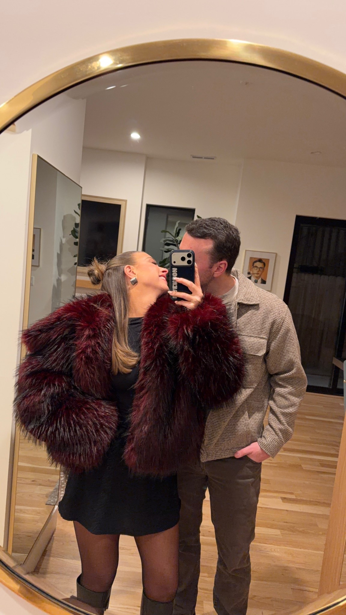 Date night winter outfit black skort and top paired with faux fur coat and boots

Vivrelle code: emersonhannon

Wearing my usual smalls

Date night
Winter party
Faux fur
Burgundy coat
Black boots
Hair styling
Hair routine

#LTKgrwm #LTKSeasonal #LTKFindsUnder100