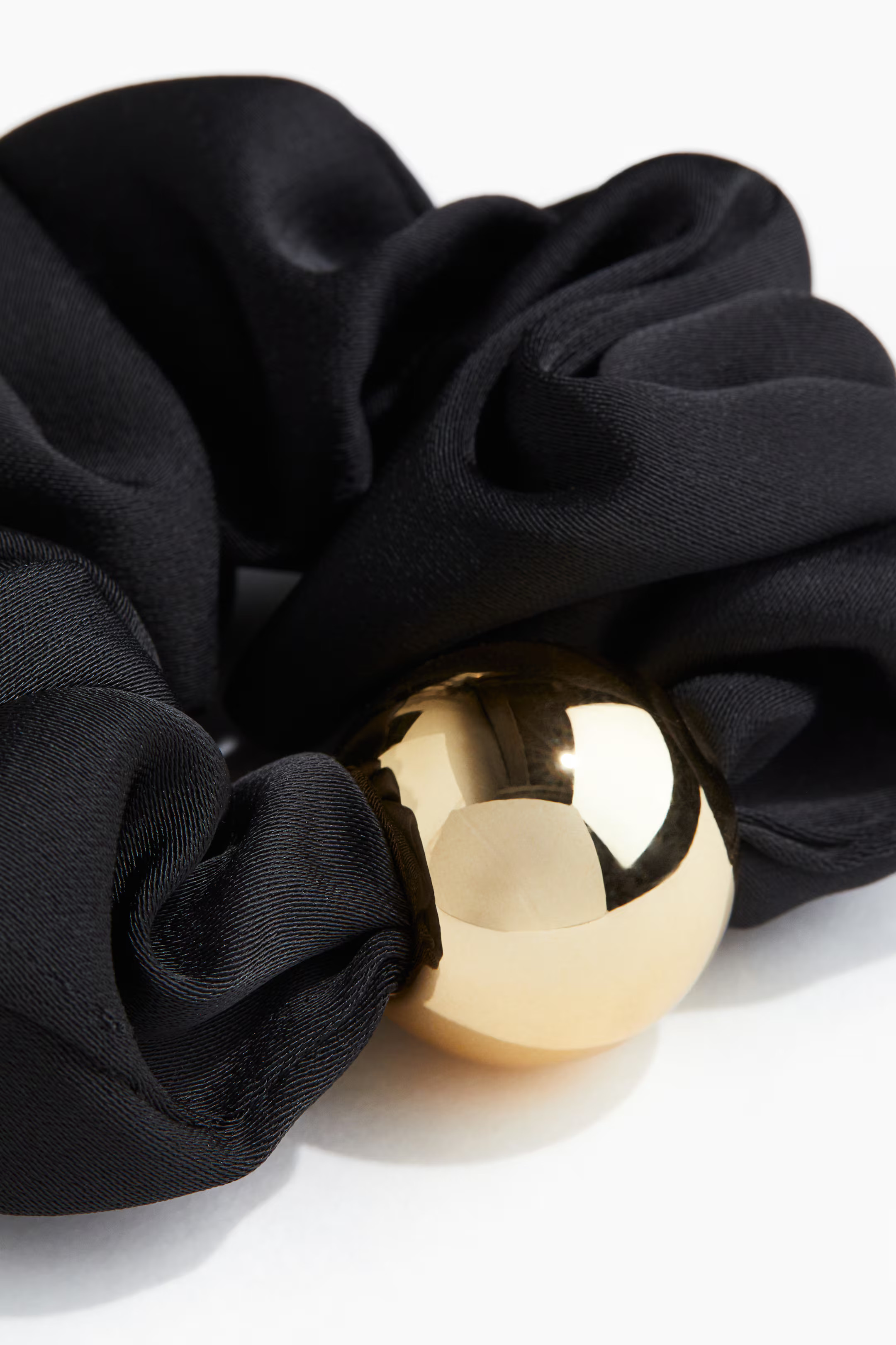 Bead-detail satin scrunchieNot saved to favourites£5.99Colour:Black AddAddFind in storeCheck ava... | H&M (UK, MY, IN, SG, PH, TW, HK)