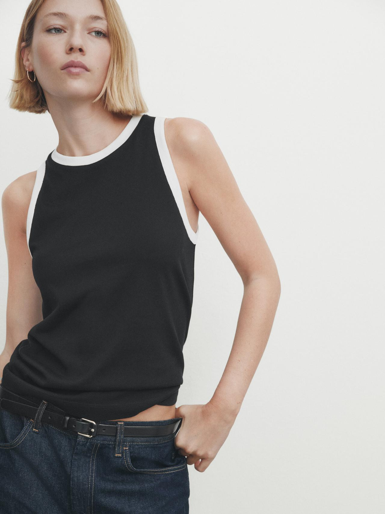 Sleeveless contrast T-shirt | Massimo Dutti US