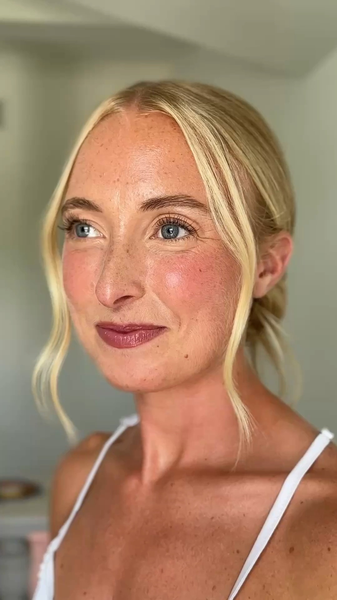 TUTORIAL- 💕NO FOUNDATION BRIDAL MAKEUP 

This is one of the most requested looks from my brides and I can tell you we’ll be seeing more like it in 2026. 

See more inside my “BRIDES” highlight 💋 Save it to your wedding board & send it to a bride who needs inspo!

@caseyyjohnson 
@isabellelynnbridal 
@magnoliahillfarm 

Products featured ✨
@thebkbeauty 109 mini contour brush, Angie hot and flashy concealer brush
@milanicosmetics color statement lip liner in nude
@colourpopcosmetics so juicy gloss balm in vacay mode
@hourglasscosmetics liquid blush, ambient lighting palette, vanish concealer, instant extensions mascara, translucent setting powder, brushes
@rarebeauty liquid blush in Hope
@elfcosmetics brow lift
@sennacosmetics brow book
@darkswanofdenmark secret individual lashes 
@onesize powder melt setting spray 
@innisfreeusa aloe energy mask
@laneige_us toner moisturizer spray
@soniarosellibeauty gommage peeling gel 

no foundation makeup look 
no foundation bridal look 
no foundation makeup tutorial 
skin focused makeup 
natural makeup tutorial
bridal makeup tutorial
glowy makeup tutorial
bridal makeup look
natural makeup look
bridal makeup artist
natural makeup inspo
ethereal makeup look

#nofoundation #nofoundationmakeup #nofoundationmakeuplook 
#nofoundationbridalmakeup 
#glowymakeup 
#skinfocusedmakeup 
#2026brides 
#nomakeupmakeup 
#cleangirlmakeup 
#bridalmakeuplook

#LTKFallSale #LTKBeauty #LTKWedding