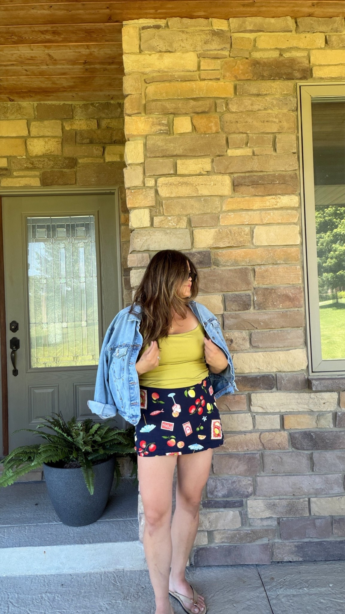 Today’s outfit of the day 🫶🏼 

Amazon bra less tank
Old navy linen blend skort 
Target denim jacket

Midsize, size 12, size 14, mom style, curvy outfit