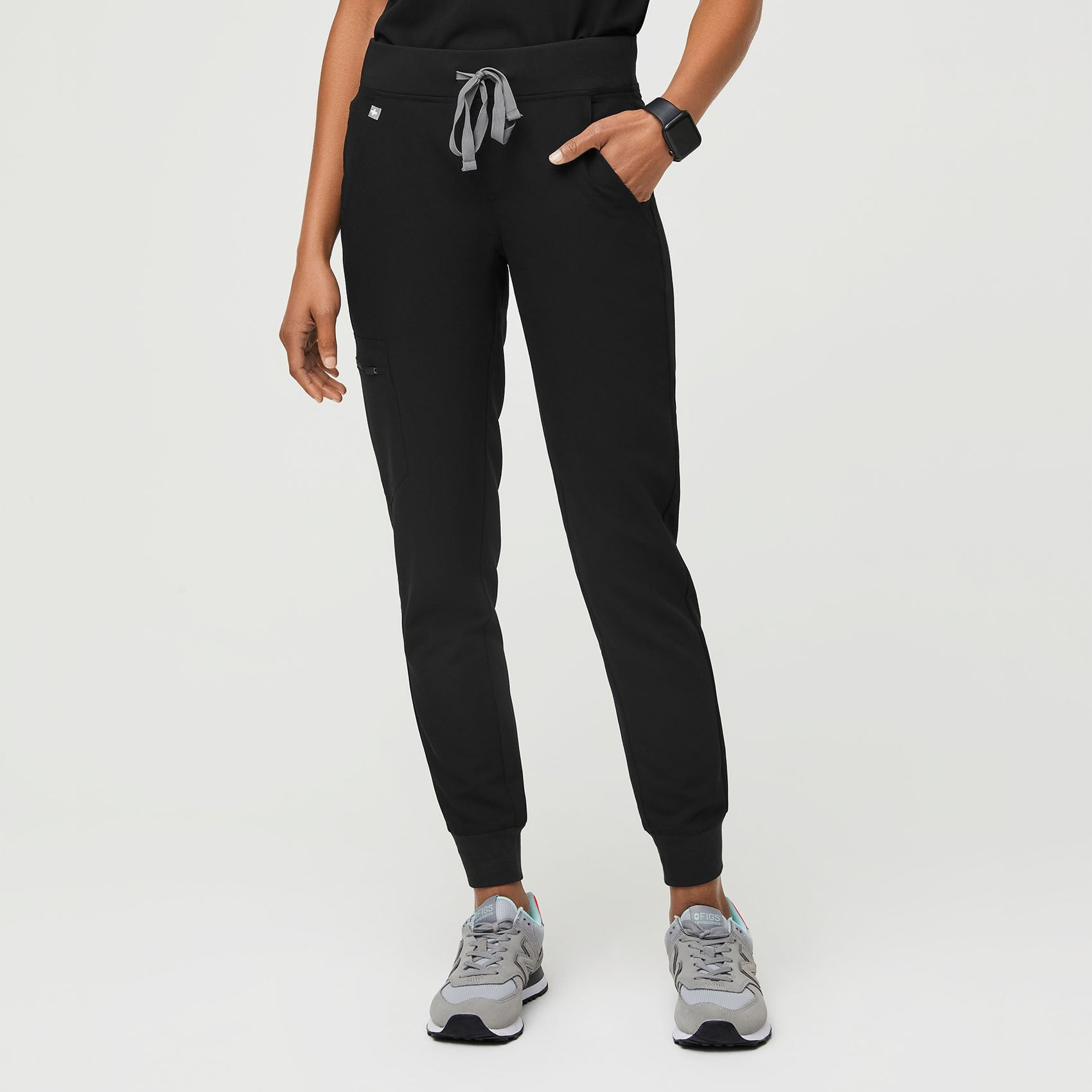 Women's Zamora™ Jogger Scrub Pants - Black · FIGS | FIGS
