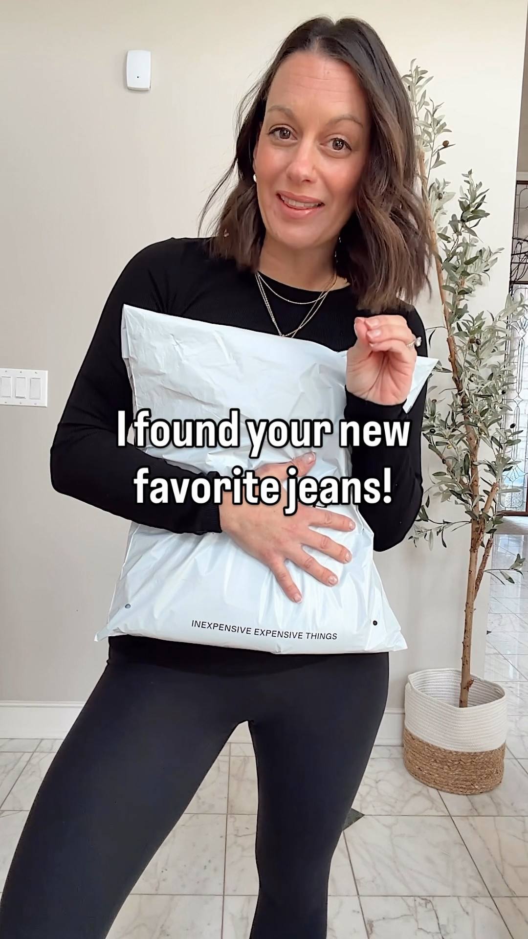 The viral wide leg jeans! 10/10!

I’m in the 26 with a 30” inseam length at 5’4”.  



#LTKootd #LTKOver40 #LTKmomlife