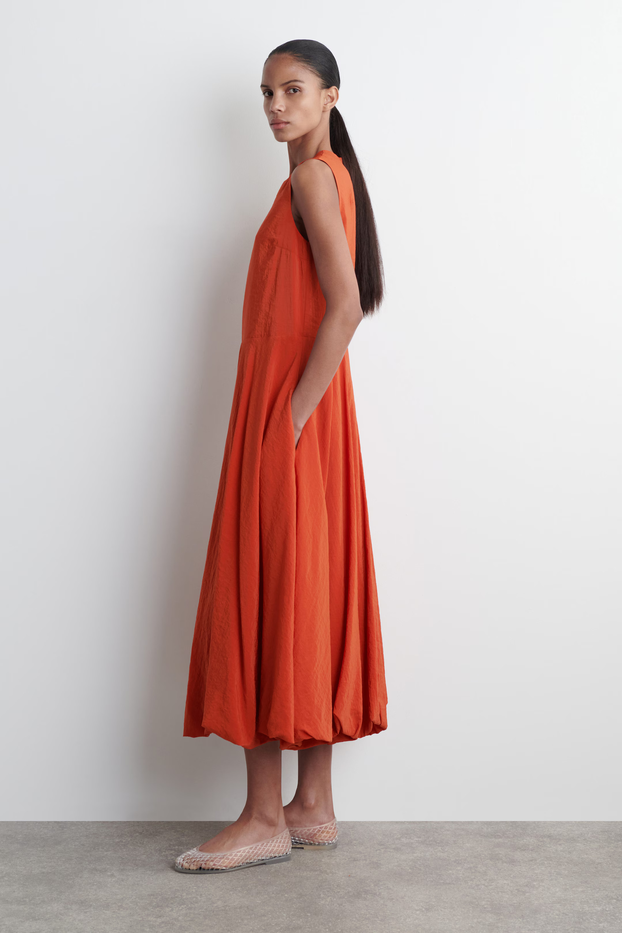 SLEEVELESS BUBBLE-HEM MIDI DRESS - ORANGE | COS | COS (EU)