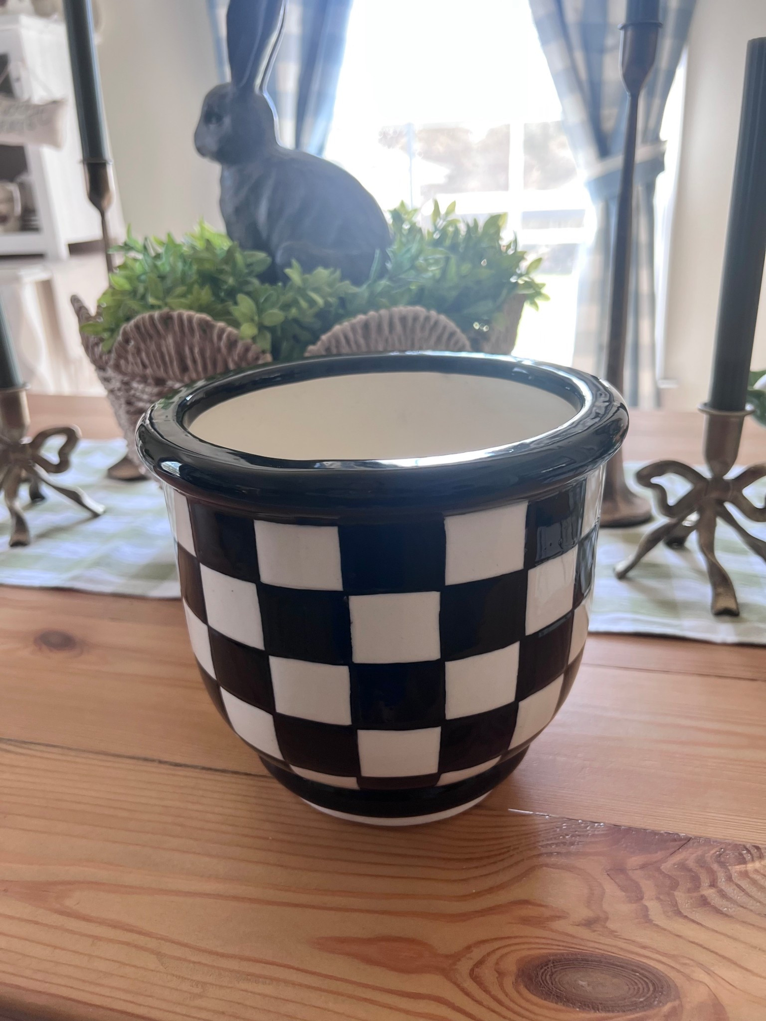 Black/ white planter
Checkerboard planter
Sale


#LTKSeasonal #LTKSpringSale #LTKHome