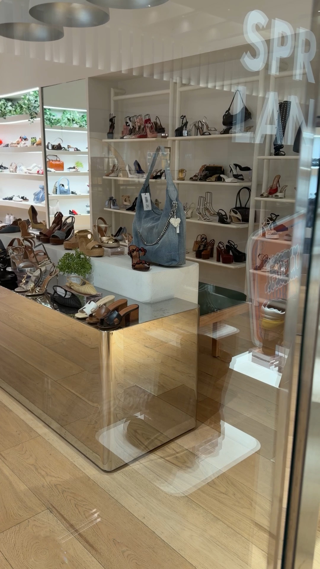 Cutest denim hobo bag + comes with chains 

#LTKootd #LTKdayinmylife #LTKselfcare