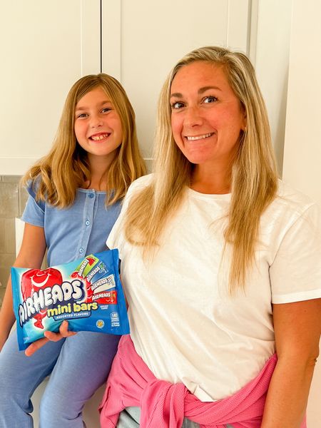 #ad Let’s restock my girls treat drawer! We try really hard to keep up on our chore chart and our girls LOVE a fun reward so I headed to @target to grab their fave @Airheads Mini Bars! They come in a pack of 36 in assorted flavors. They’re great for packing in their lunchbox too, and let’s be honest. Ryan and I also love them. Head over to Target to stock up on Airheads! #Target #TargetPartner #Airheads #AirheadsHaveMoreFun #liketkit 