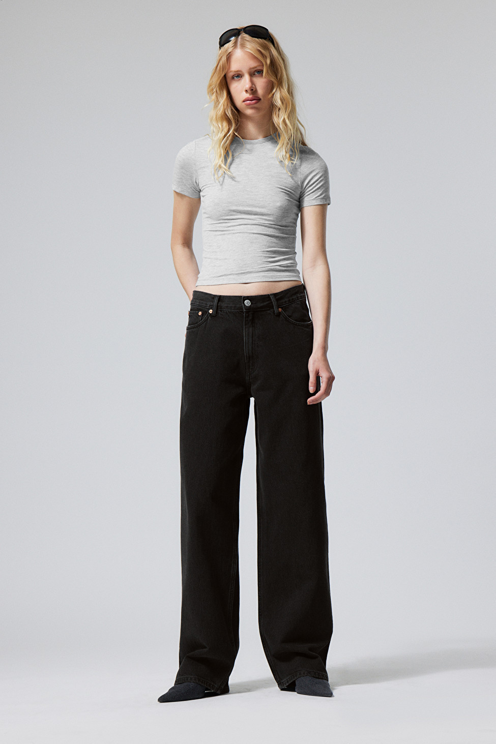 Rail Mid Loose Straight Jeans | Weekday