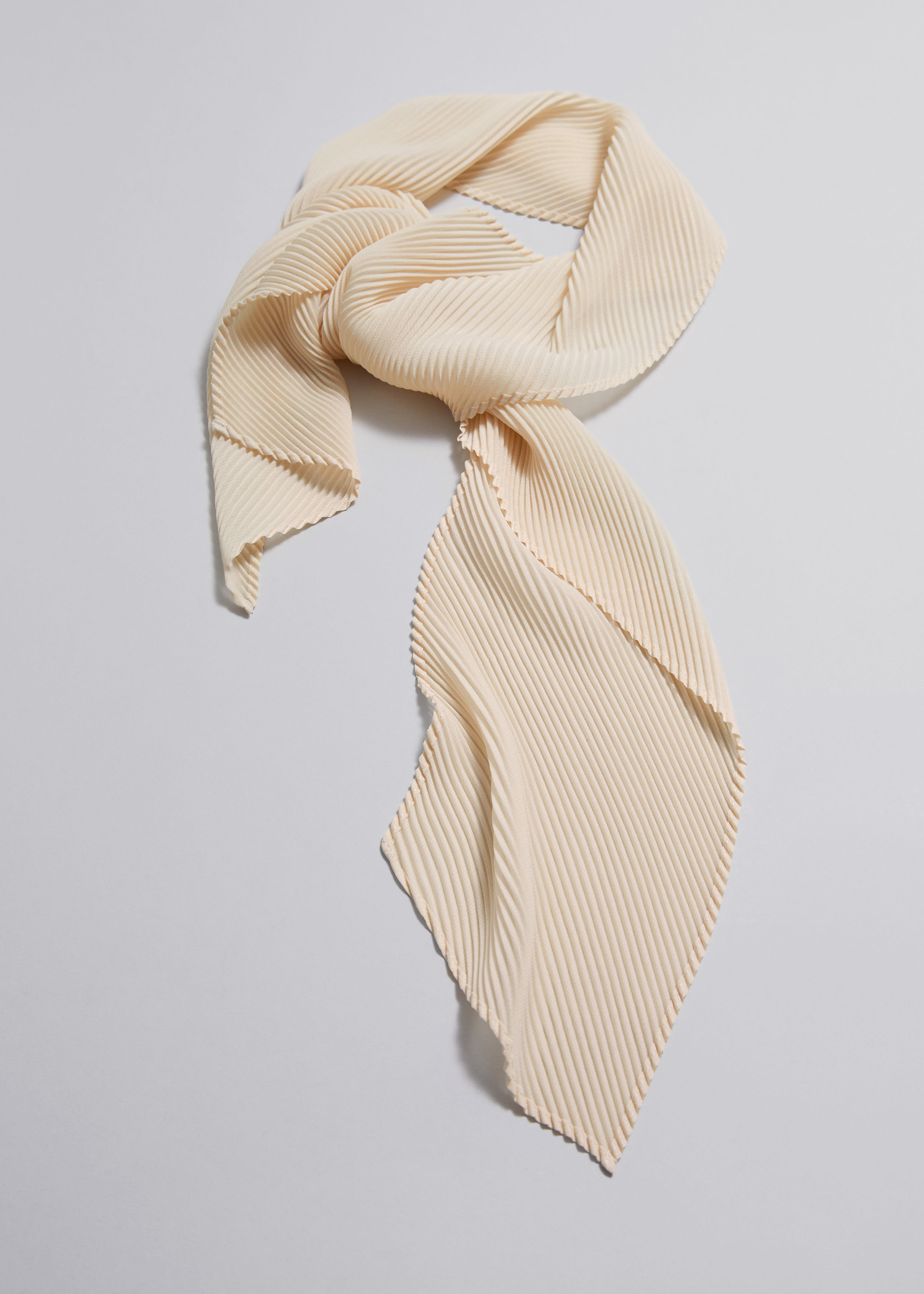 Plissierter Schal - Beige - Scarves - & Other Stories DE | & Other Stories EU