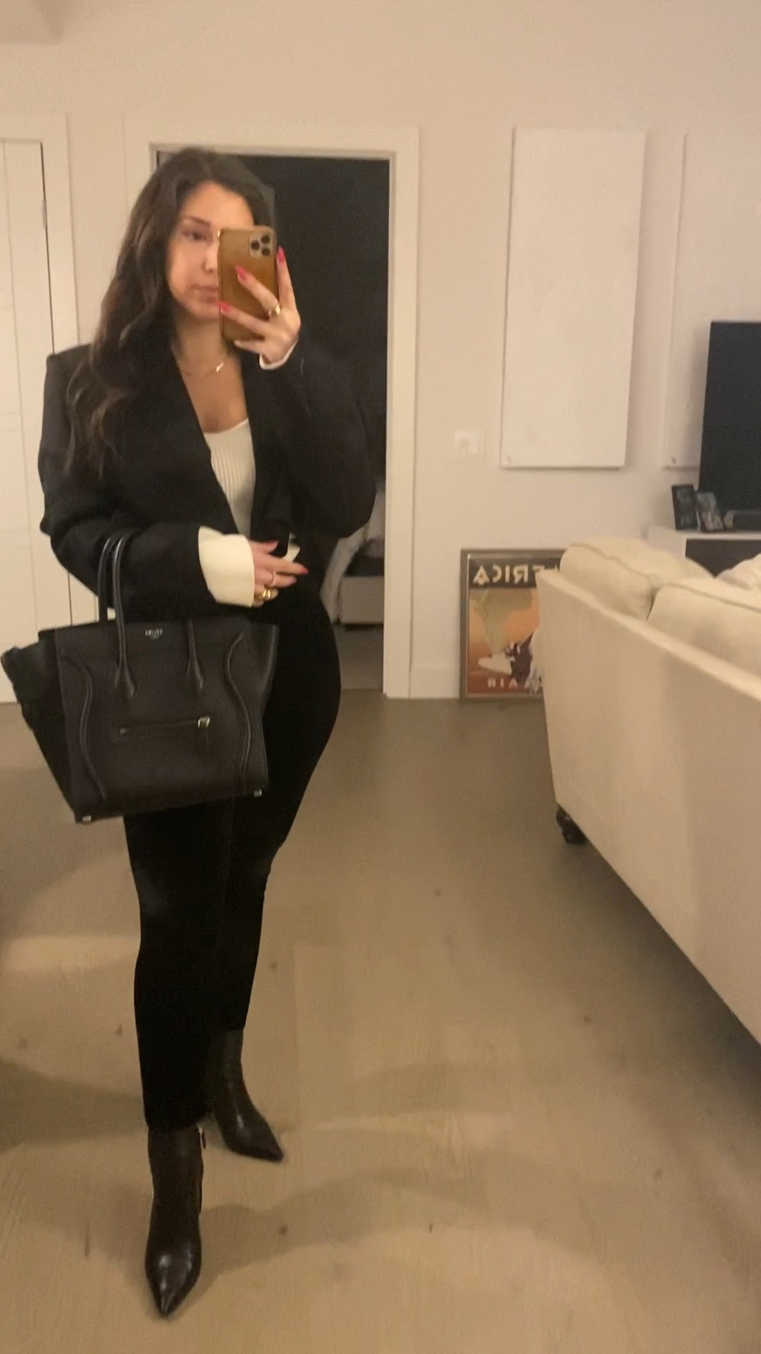 When it’s below zero outside but it’s your friends birthday! Velvet leggings and layers are my go to. Adding a cropped blazer adds another dimension to the fitted look that I love. 

#LTKstyletip #LTKFind #LTKSeasonal