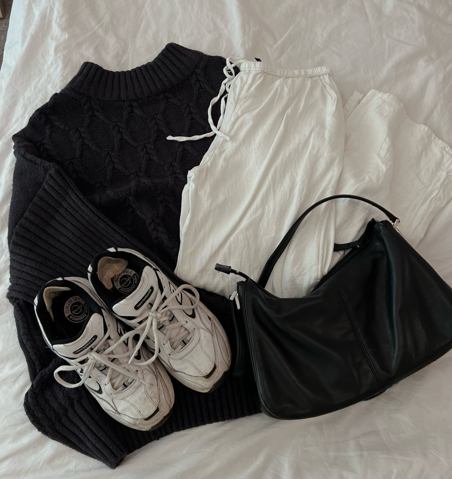 Oversized knit and linen trousers outfit inspo☕️