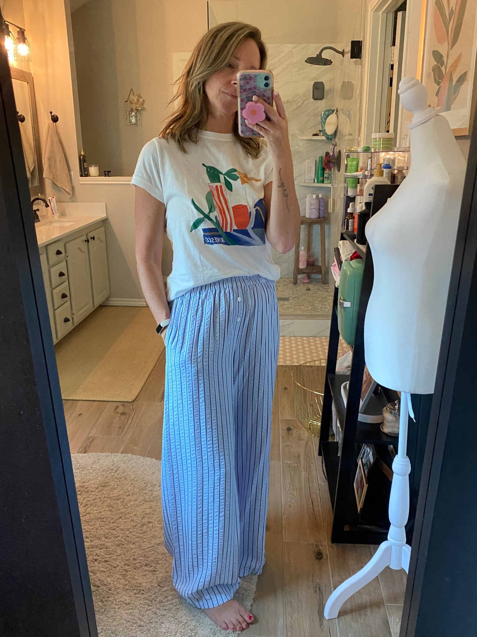 Comfy OOTD! Top is @target pants are TJ Maxx - linking similar styles 💫

#LTKStyleTip #LTKFindsUnder50 #LTKOver40