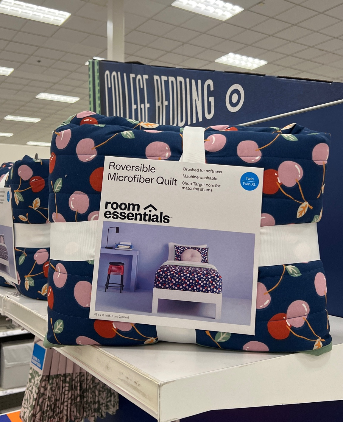 Microfiber Quilt Navy Blue - Room Essentials™ 
Target circle promo for 15% one time use coupon 

#LTKSummerSales #LTKU #LTKHome