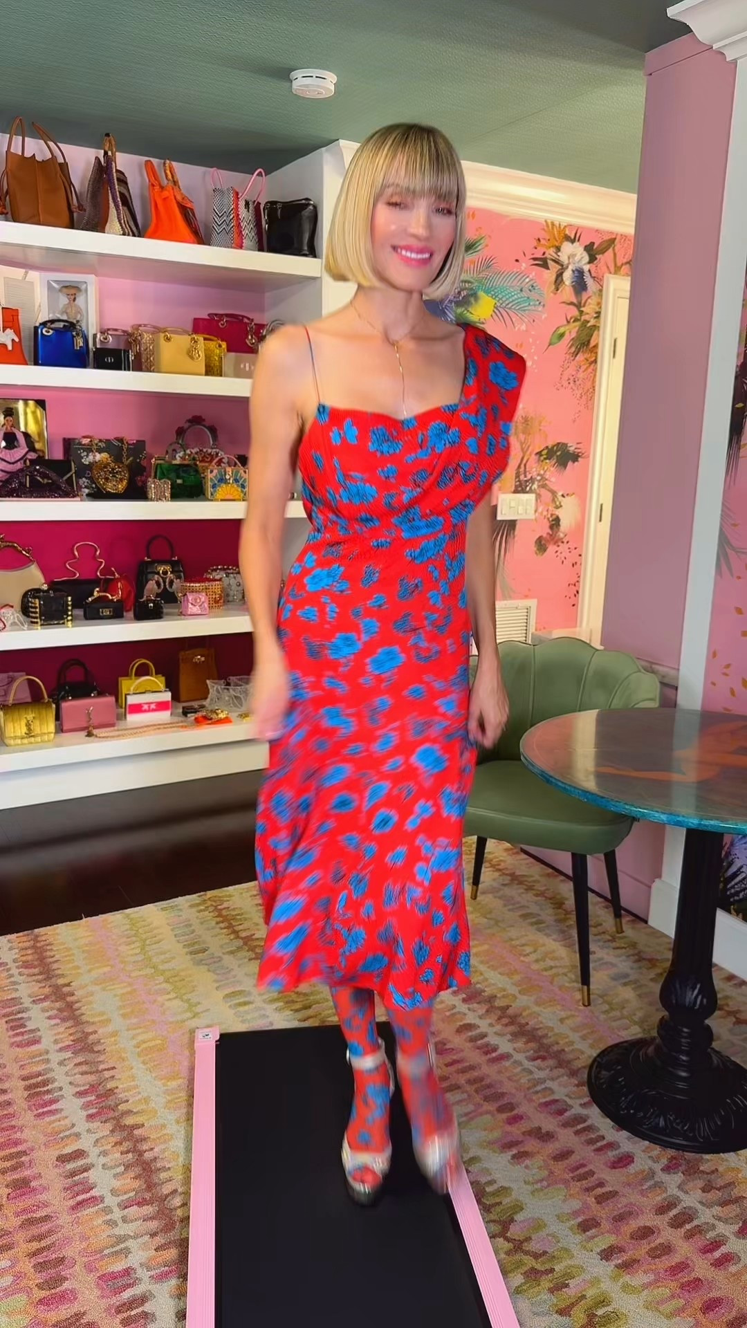 This dress 

#LTKHoliday