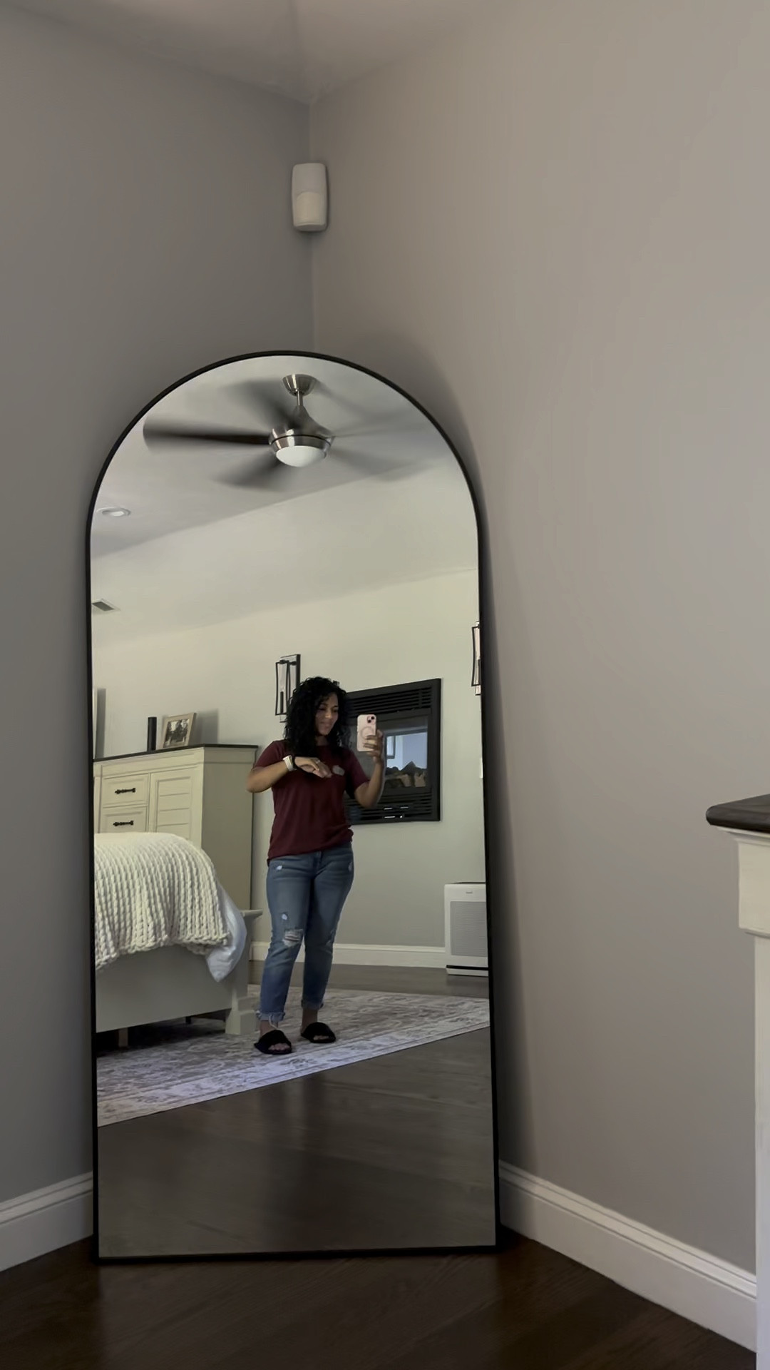 Desembalaje de mi nuevo espejo de Amazon.
Perfecto para tu decoración, de alta calidad no se te rompera fácilmente. 
Disponible en el color Gold.

#LTKHome #LTKVideo #LTKStyleTip