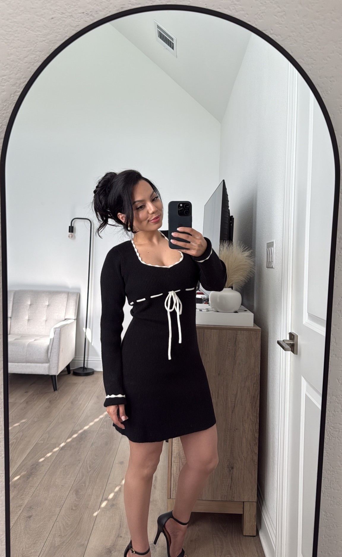 longsleeve knit dress 🖤 wearing a size XS 
The fabric isn’t itch and  fits comfortably and isn’t super tight I am usually between XS and Small. 

#LTKootd
