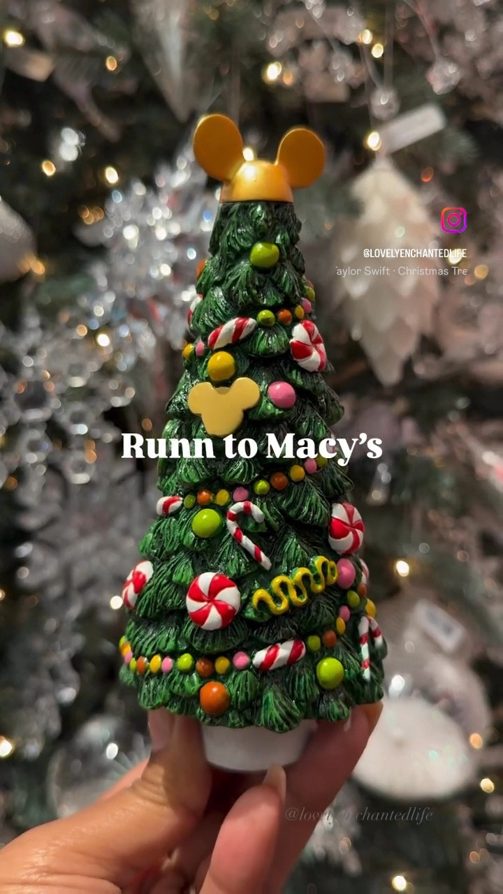 How about the sweetest
@department56 pieces for your Christmas Village this year?

and if you haven't, do yourself a favor and visit the Christmas Shop at your local @macys 🎄

#disney #macys #christmas #department56 #christmastree #disneychrismas #christmasvillage #disneyxmasvillage

#LTKSeasonal #LTKHome #LTKHoliday