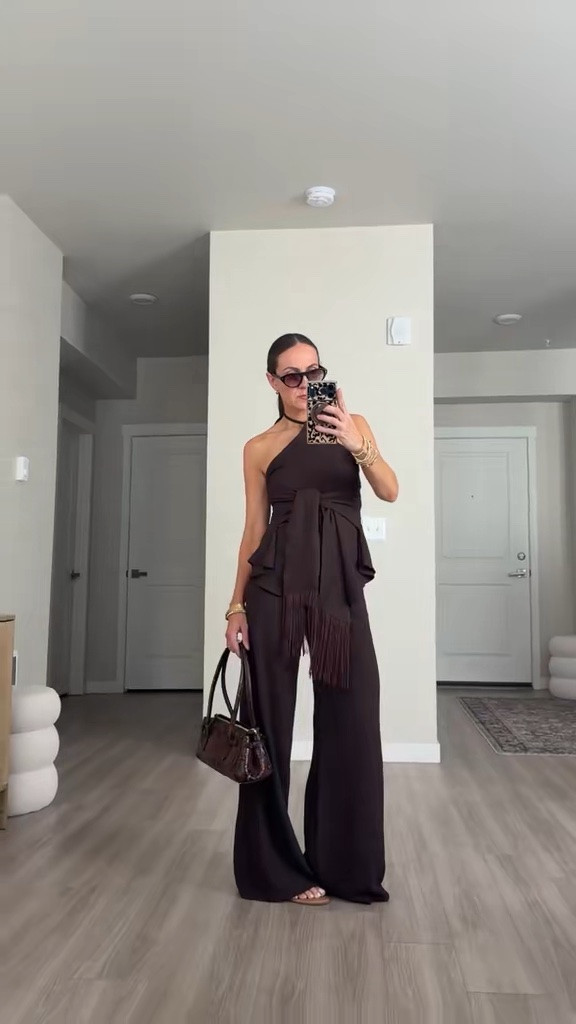 Brown set it's giving chic girl energy.
pertect tor
tonight's cocktail hour on the rooftop! >> full look in my ShopMy ++
chic girl outfit • chocolate brown outfit • fall outfit inspo • • elevated style • clean girl aesthetic
#brownoutfit #chicgirloutfit #chocolatebrown #outfitinspo #cleangirlaesthetic