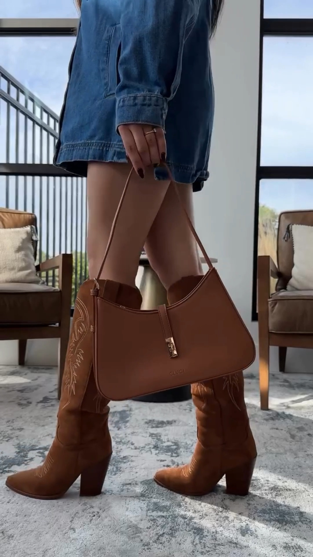 New Bag favo 🫣✨ 
@cluci.official 

#fashionblogger #fashion #lifestyle #moda #fashionstyle #nashvilleblogger #nashvilleinfluencer