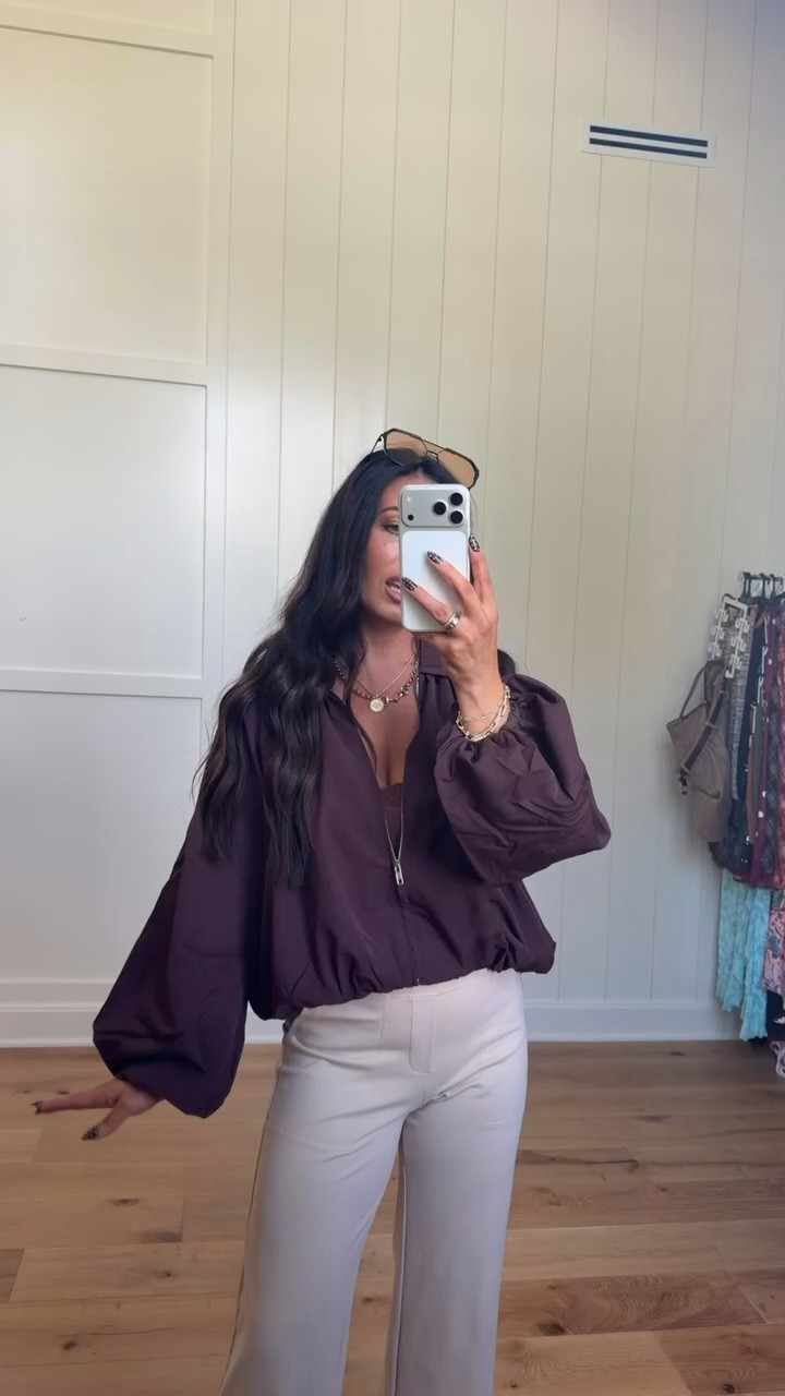 Chocolate brown and cream might be my favorite fall color combo! 🤎🤍 This lightweight jacket paired with a fitted brown top and cream wide-leg pants feels polished without trying too hard. Perfect for dinner, work, or a fall date night!
chocolate brown outfit, cream pants outfit, fall date night outfit, wide leg trousers, women’s fall fashion, brown jacket, neutral fall outfit, classy casual outfit