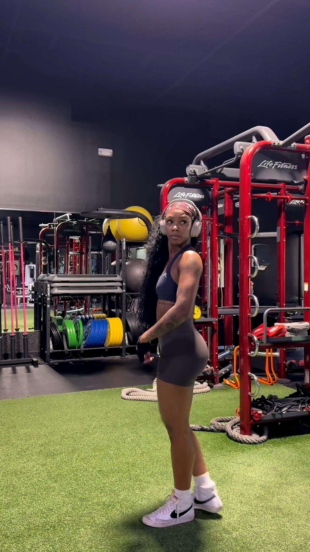 Gym OOTD! Wearing size small in top & bottom

#LTKActive #LTKStyleTip #LTKFindsUnder100